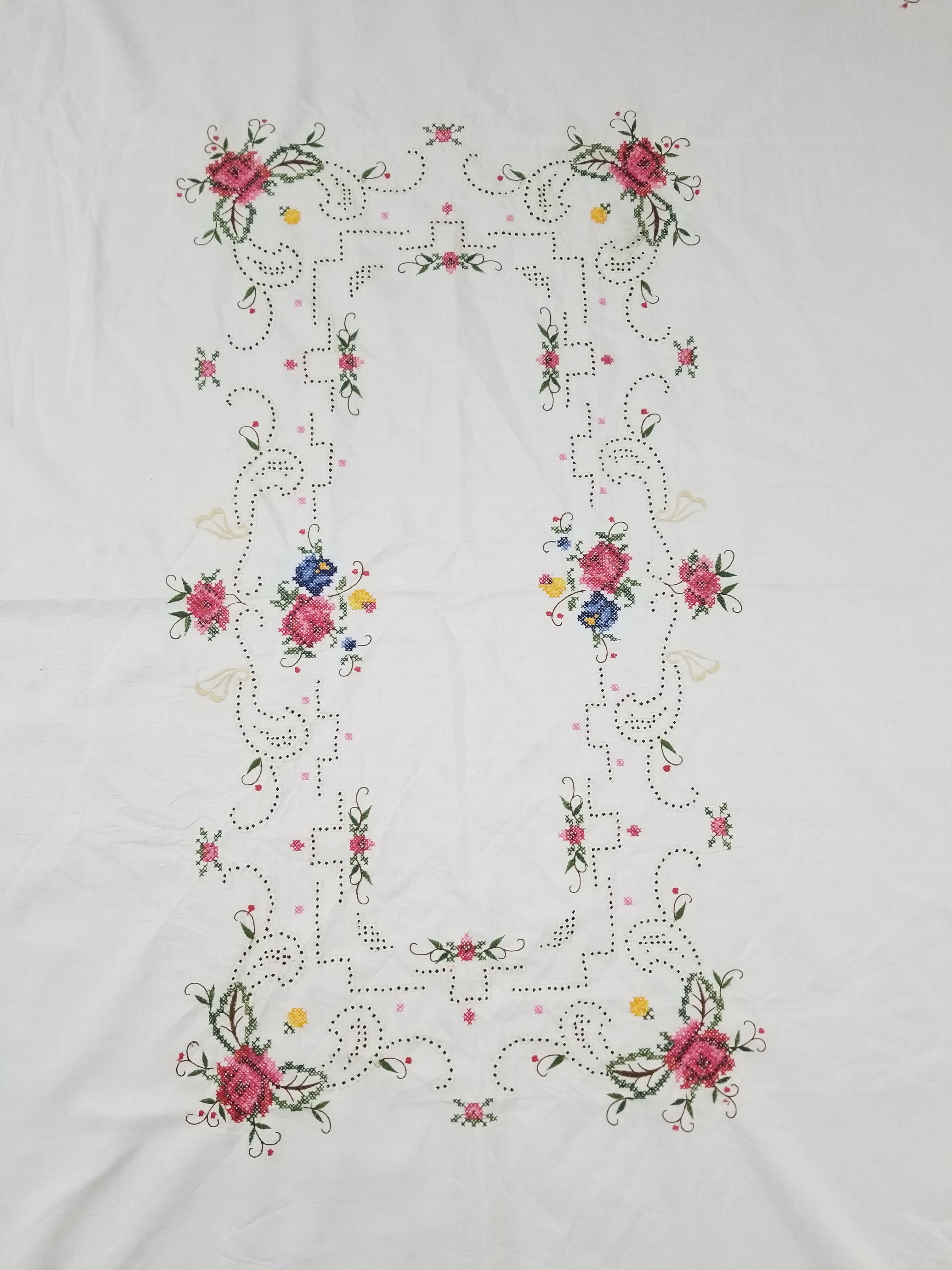 Vintage Beautiful Cross Stitch Hand Embroidered Floral Tablecloth 176x131cm