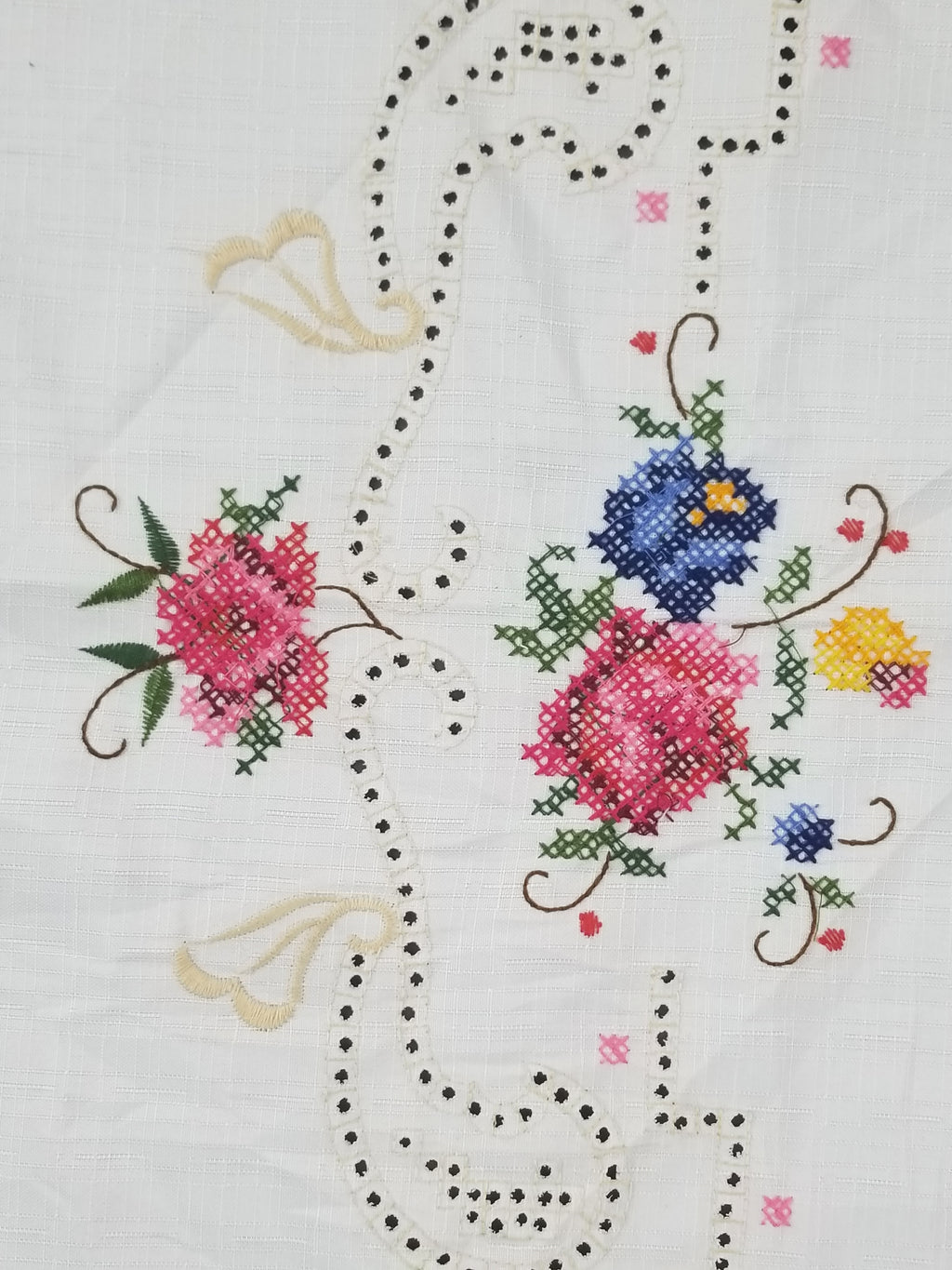 Vintage Beautiful Cross Stitch Hand Embroidered Floral Tablecloth 176x131cm