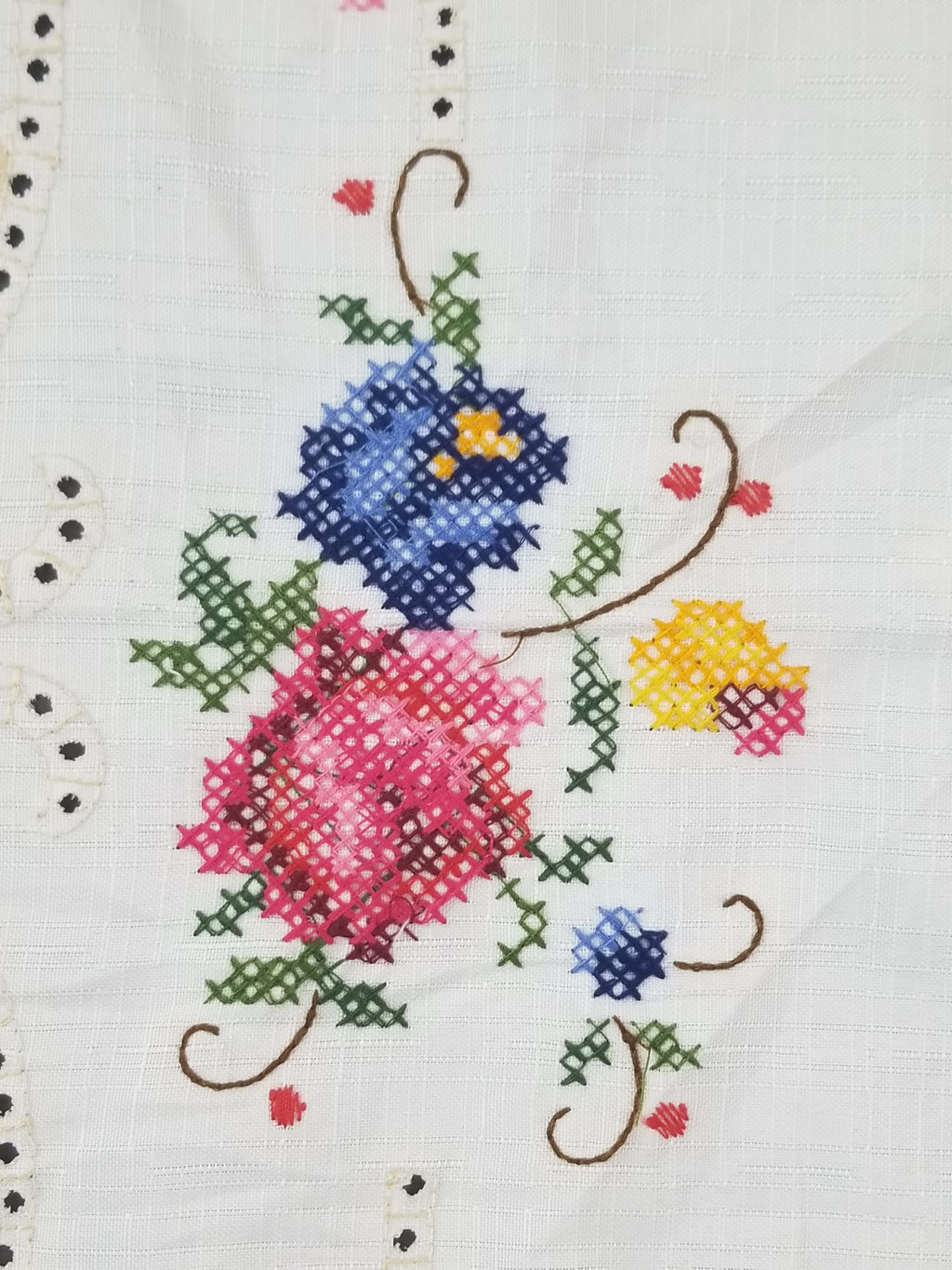Vintage Beautiful Cross Stitch Hand Embroidered Floral Tablecloth 176x131cm