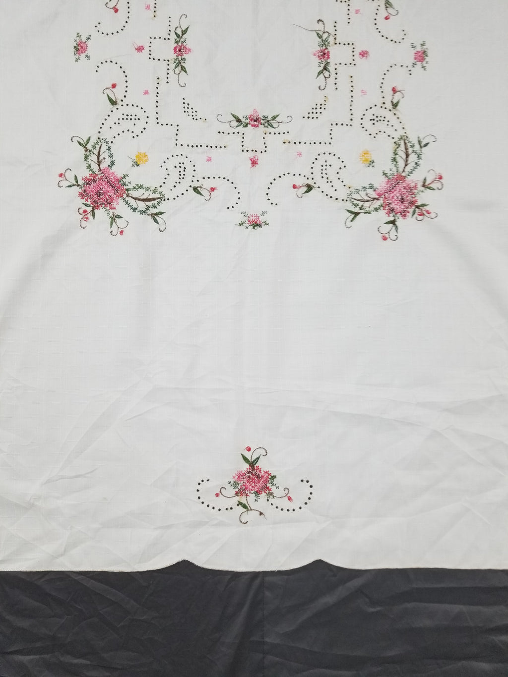 Vintage Beautiful Cross Stitch Hand Embroidered Floral Tablecloth 176x131cm