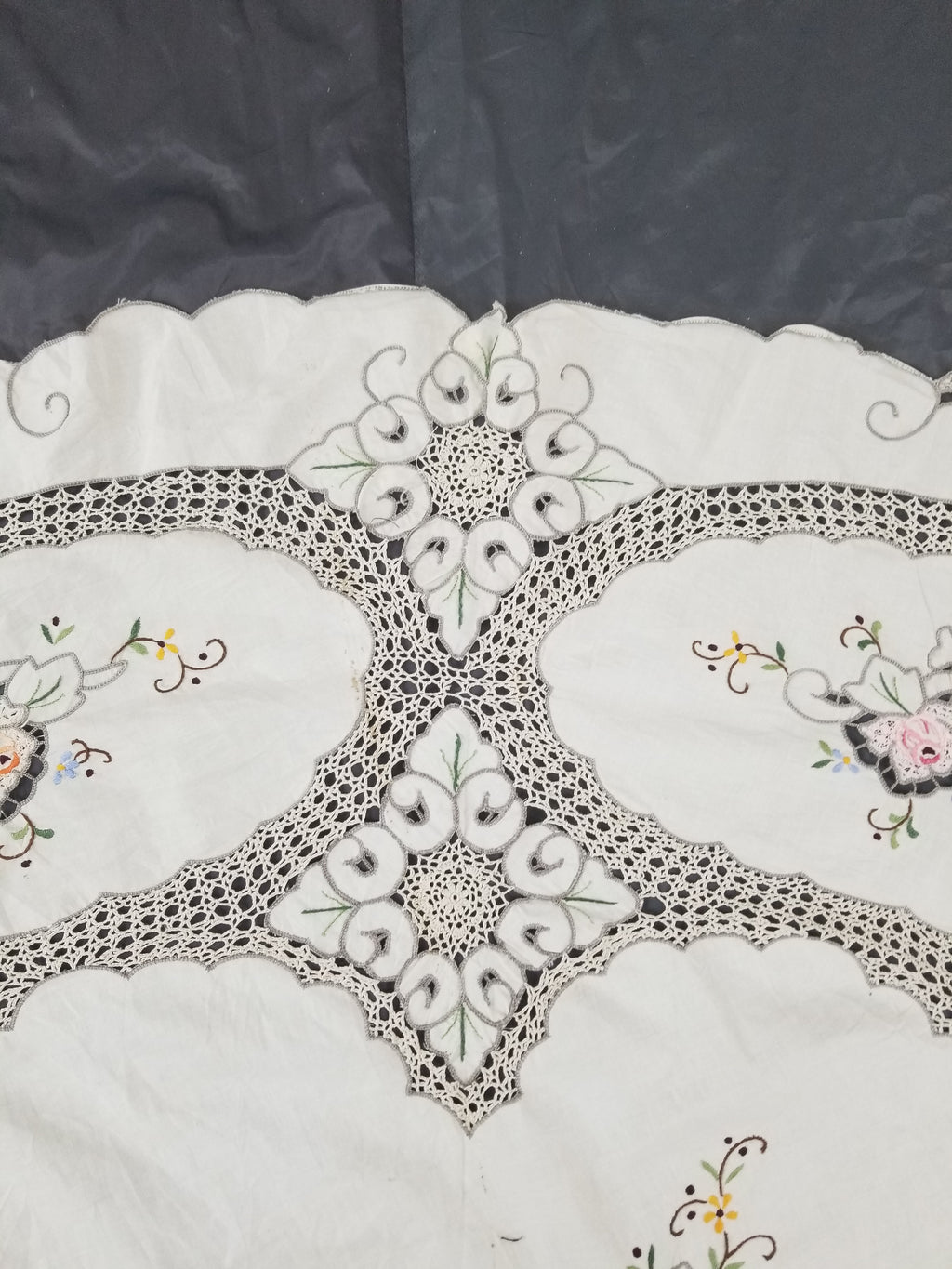 Antique Style Round Tablecloth - Hand Embroidery Roses & Crochet Details 164x158cm