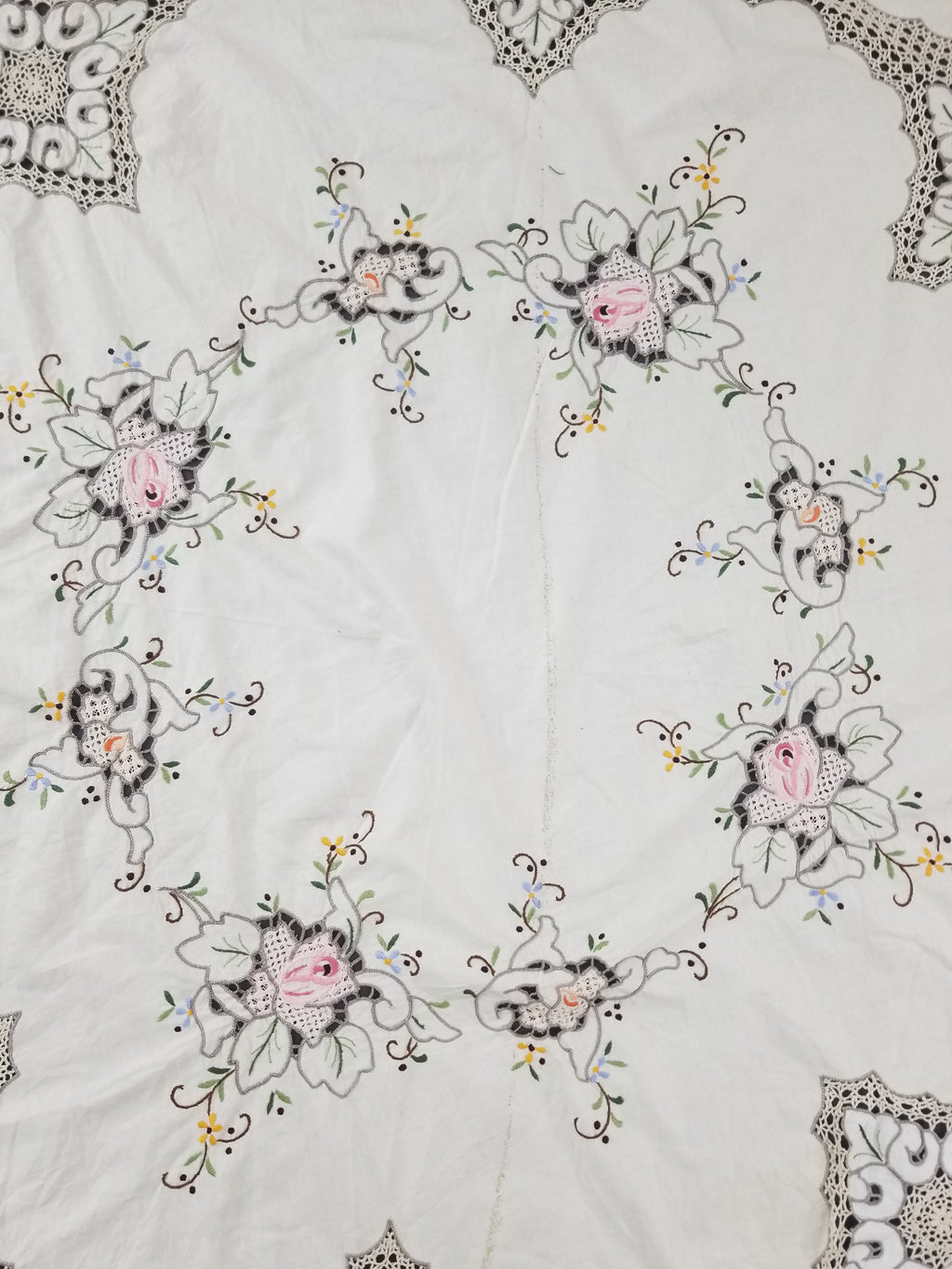 Antique Style Round Tablecloth - Hand Embroidery Roses & Crochet Details 164x158cm