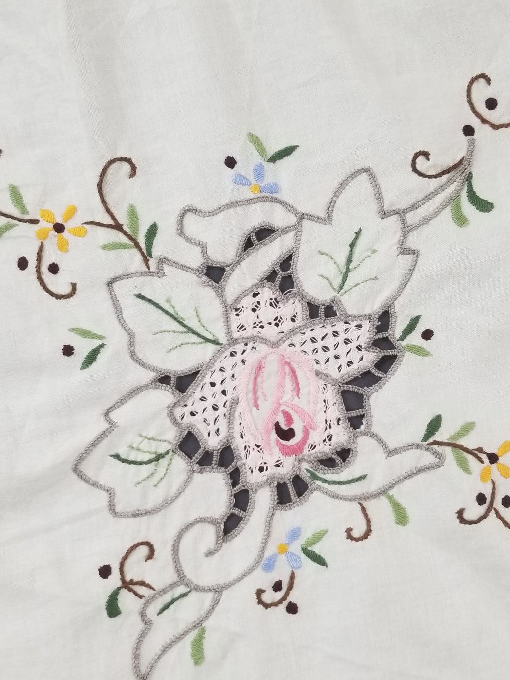Antique Style Round Tablecloth - Hand Embroidery Roses & Crochet Details 164x158cm