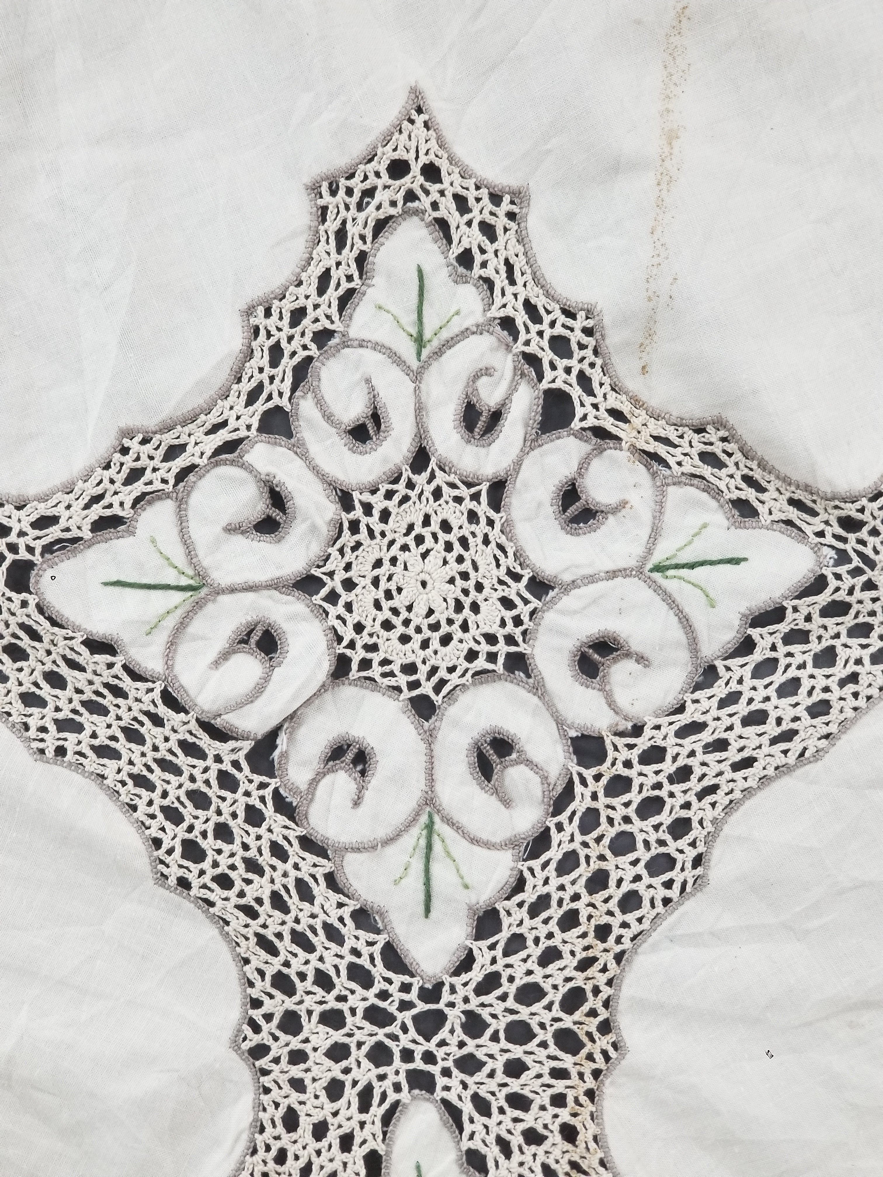 Antique Style Round Tablecloth - Hand Embroidery Roses & Crochet Details 164x158cm