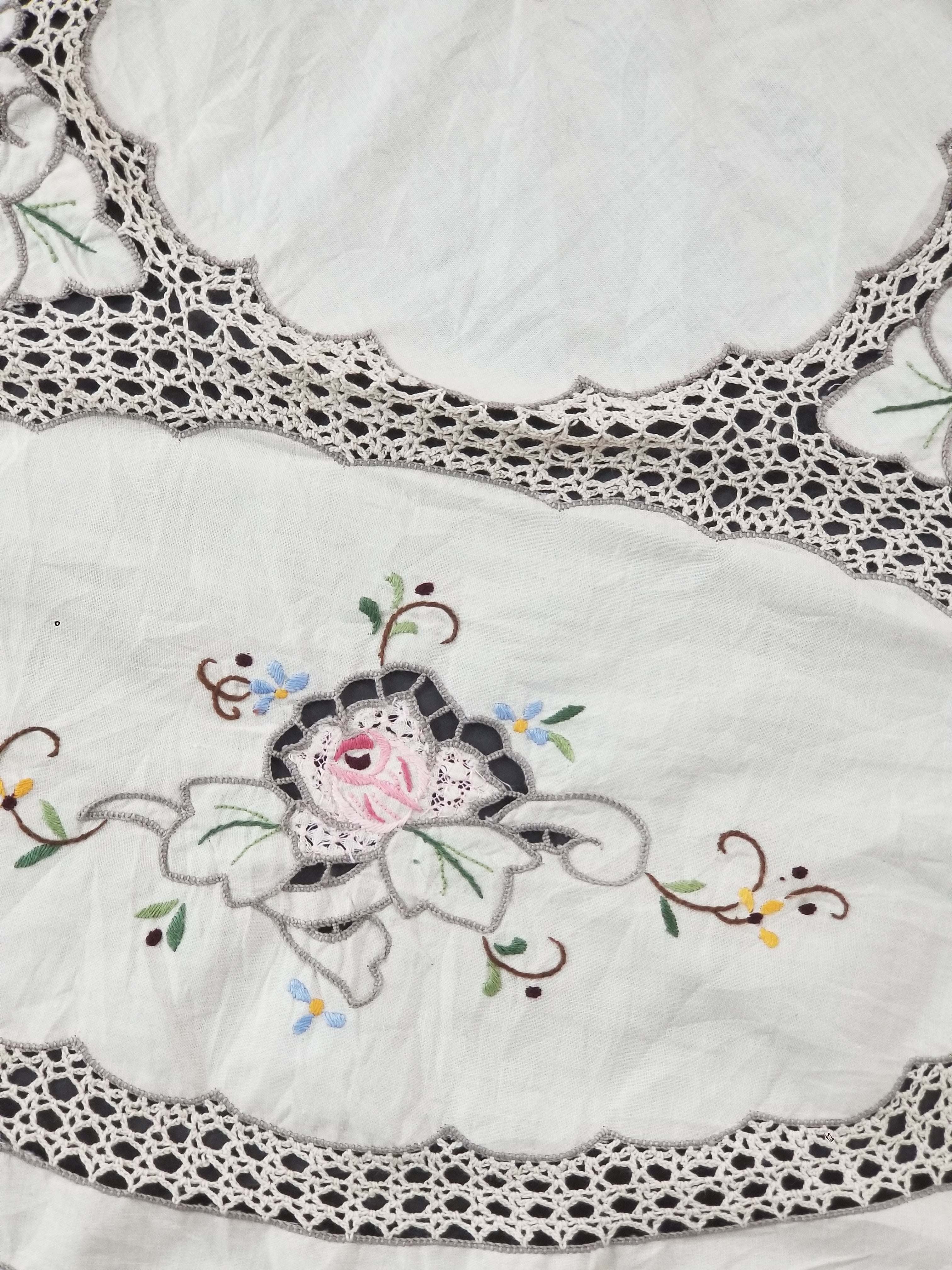 Antique Style Round Tablecloth - Hand Embroidery Roses & Crochet Details 164x158cm