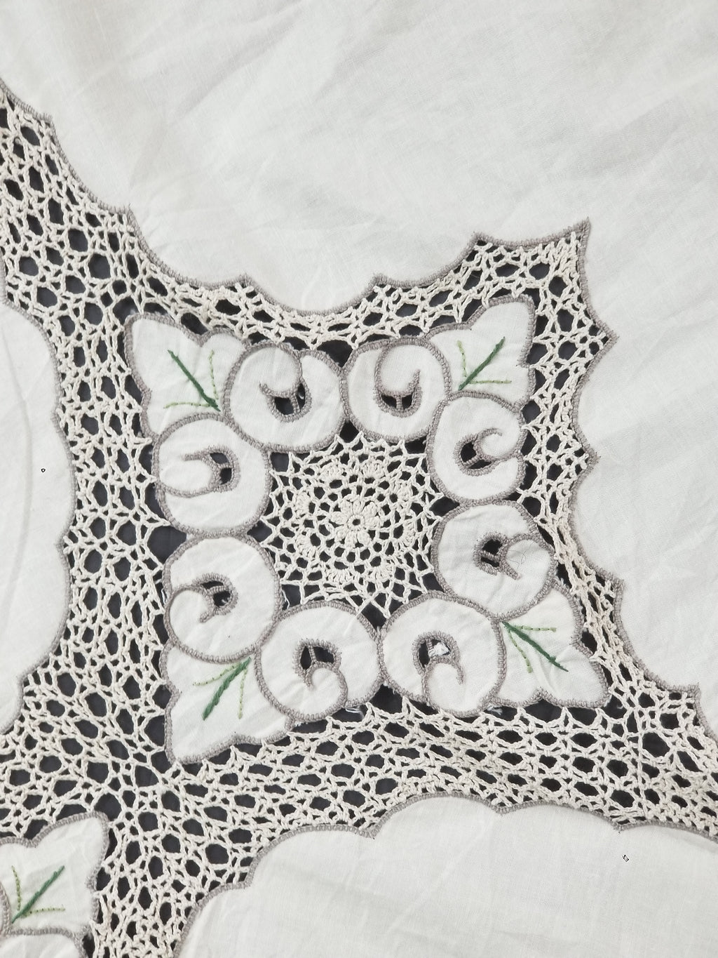 Antique Style Round Tablecloth - Hand Embroidery Roses & Crochet Details 164x158cm