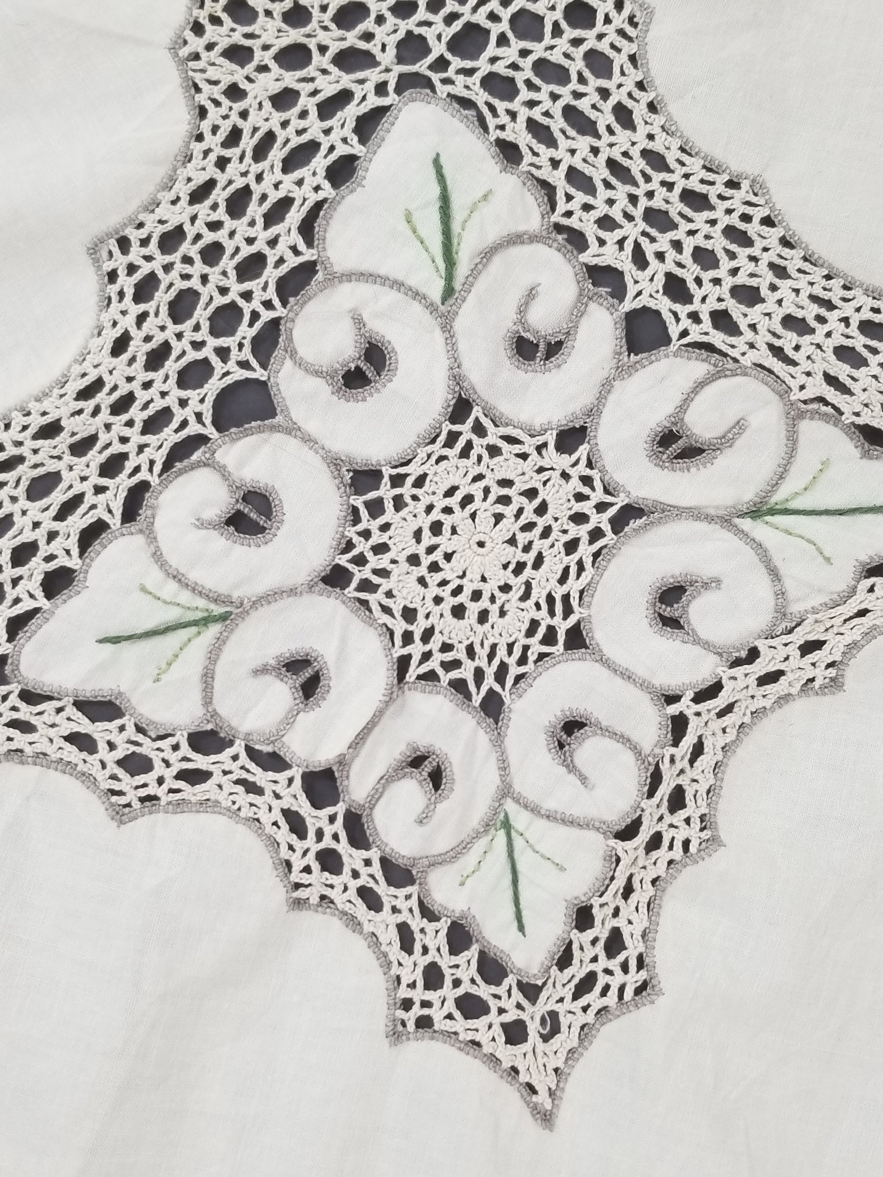 Antique Style Round Tablecloth - Hand Embroidery Roses & Crochet Details 164x158cm