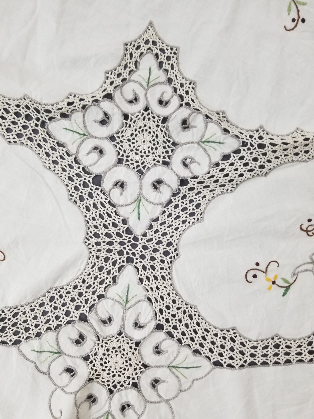 Antique Style Round Tablecloth - Hand Embroidery Roses & Crochet Details 164x158cm