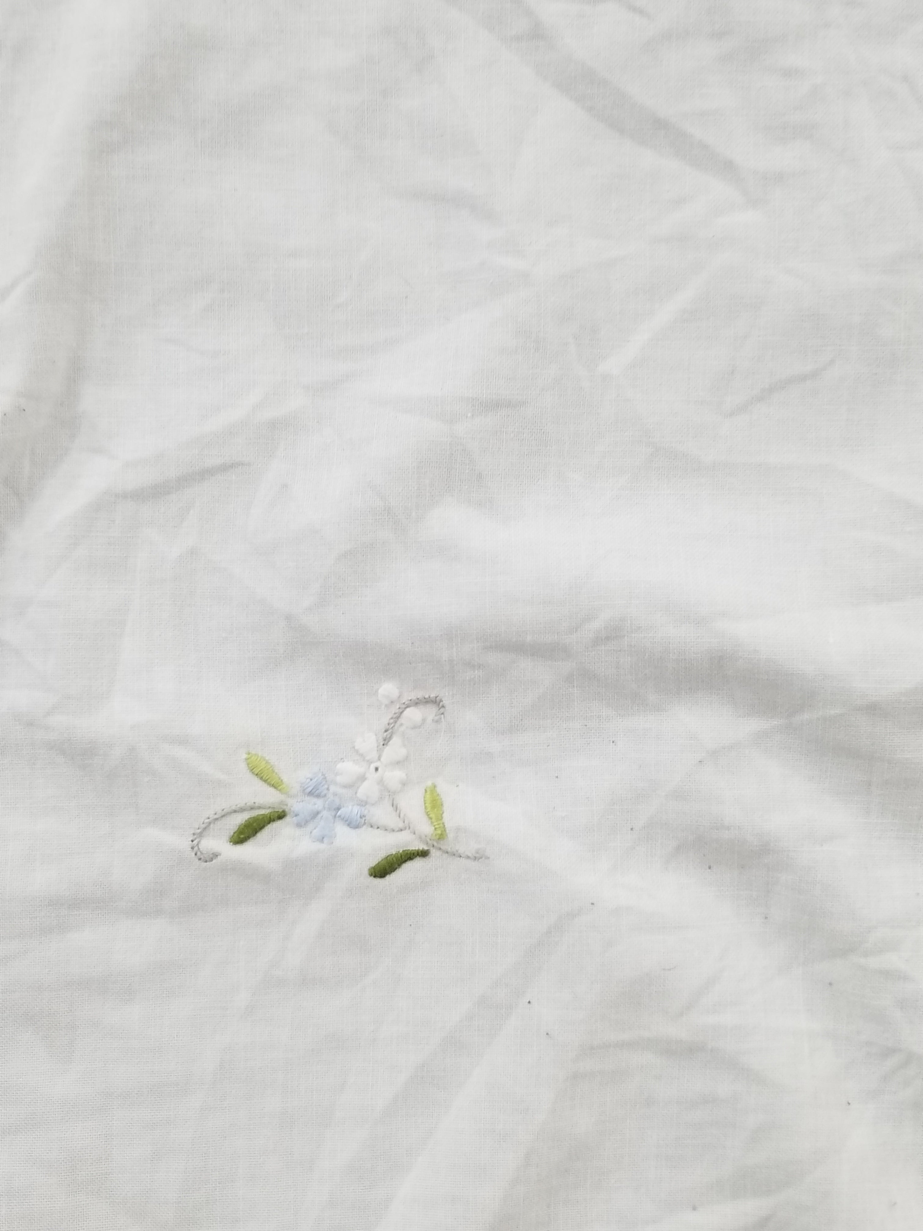 Vintage Beautiful Floral Madeira Hand Embroidered Tablecloth 242x158cm