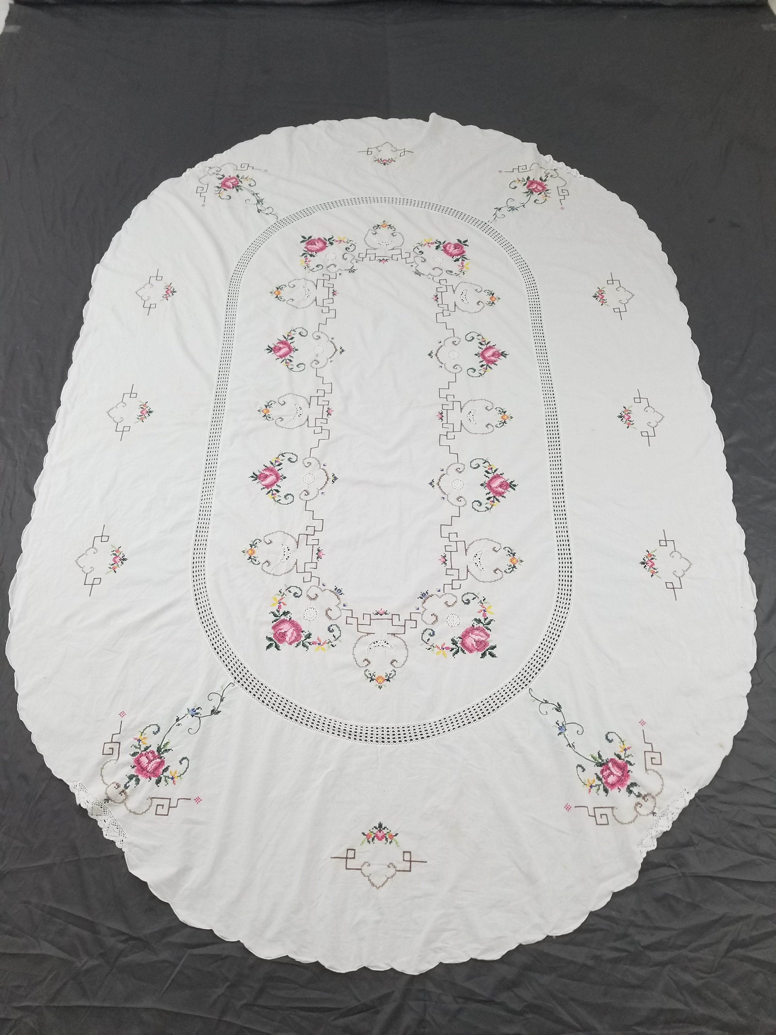 Vintage Cross Stitch Hand Embroidered Floral Scalloped Edges Tablecloth 250x168cm