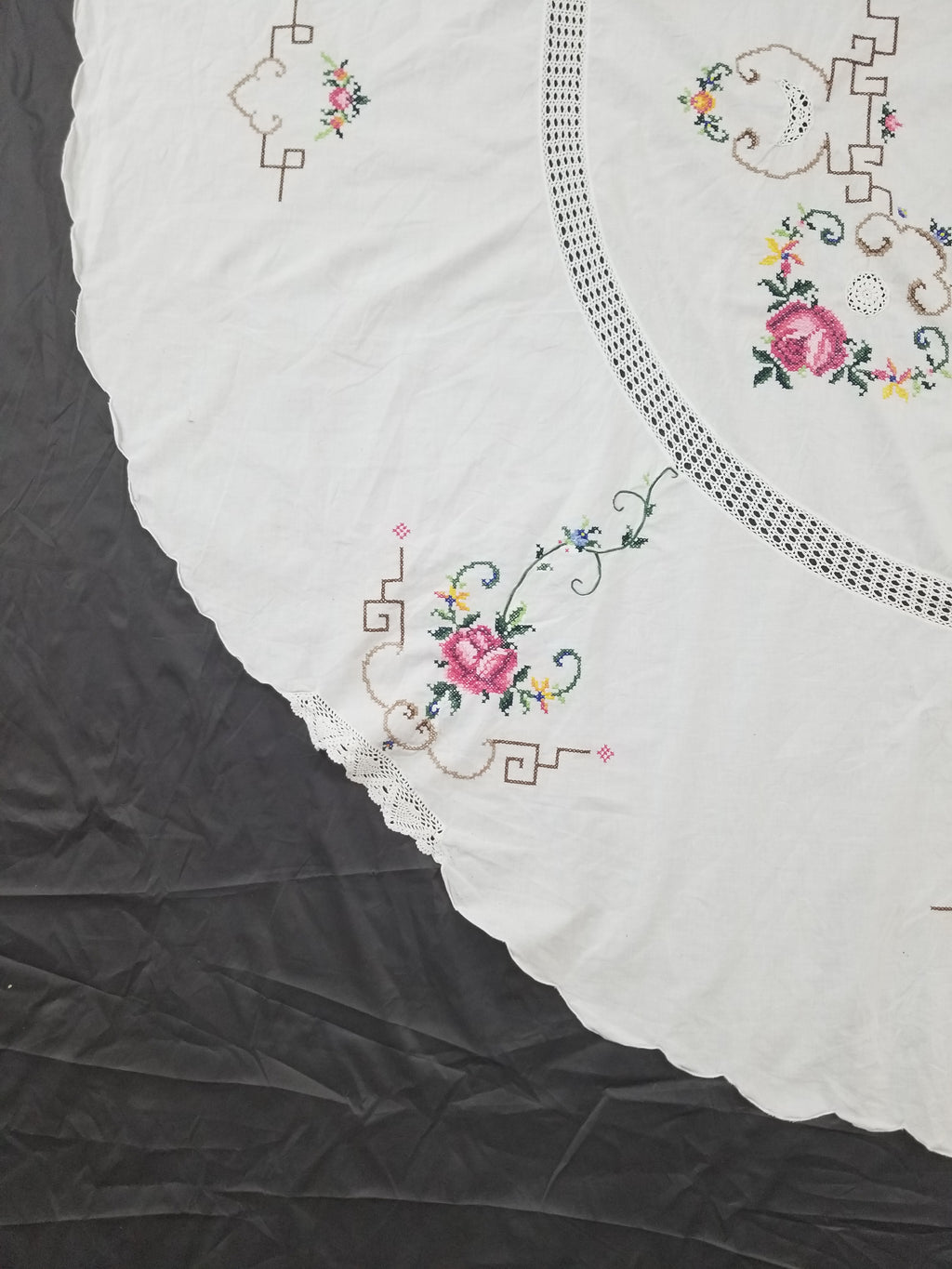 Vintage Cross Stitch Hand Embroidered Floral Scalloped Edges Tablecloth 250x168cm