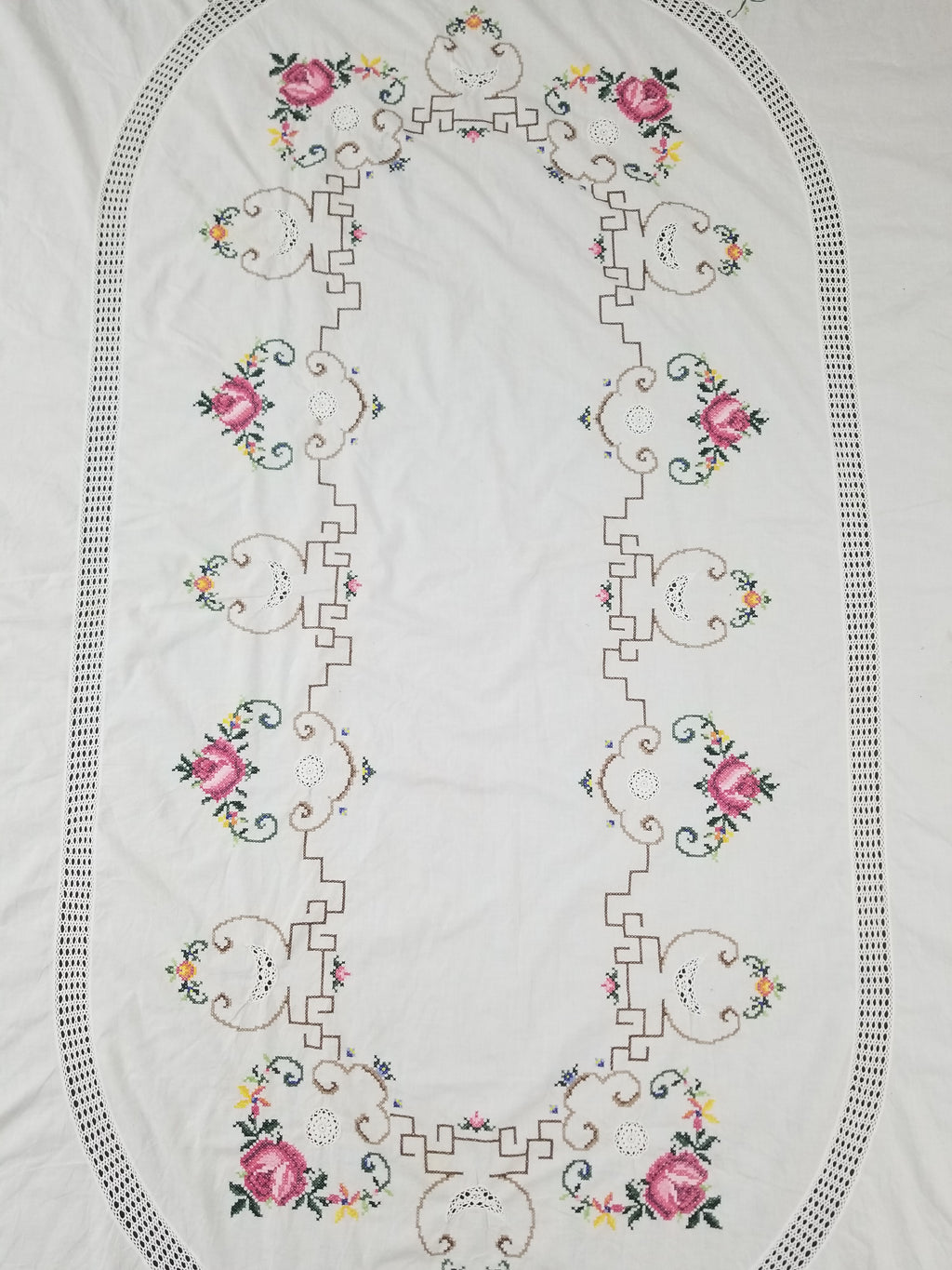 Vintage Cross Stitch Hand Embroidered Floral Scalloped Edges Tablecloth 250x168cm