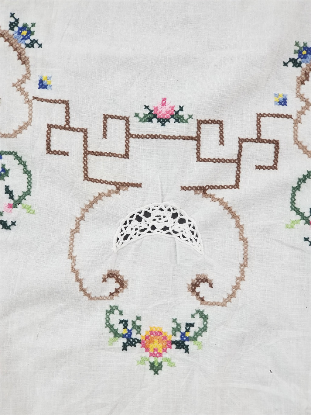 Vintage Cross Stitch Hand Embroidered Floral Scalloped Edges Tablecloth 250x168cm