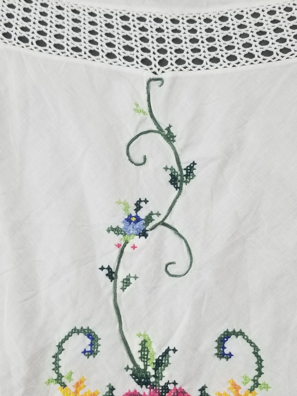 Vintage Cross Stitch Hand Embroidered Floral Scalloped Edges Tablecloth 250x168cm