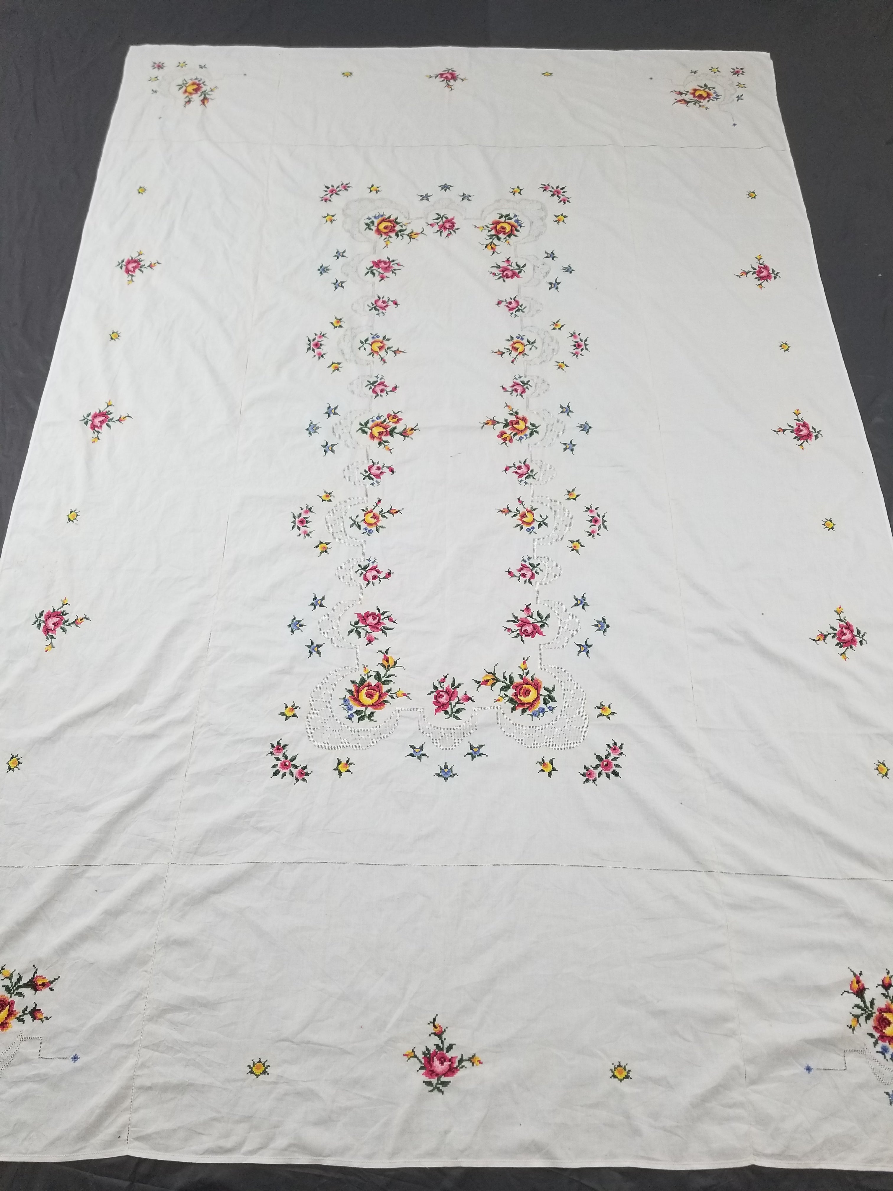 Vintage Beautiful Cross Stitch Hand Embroidered Floral Tablecloth 252x167cm