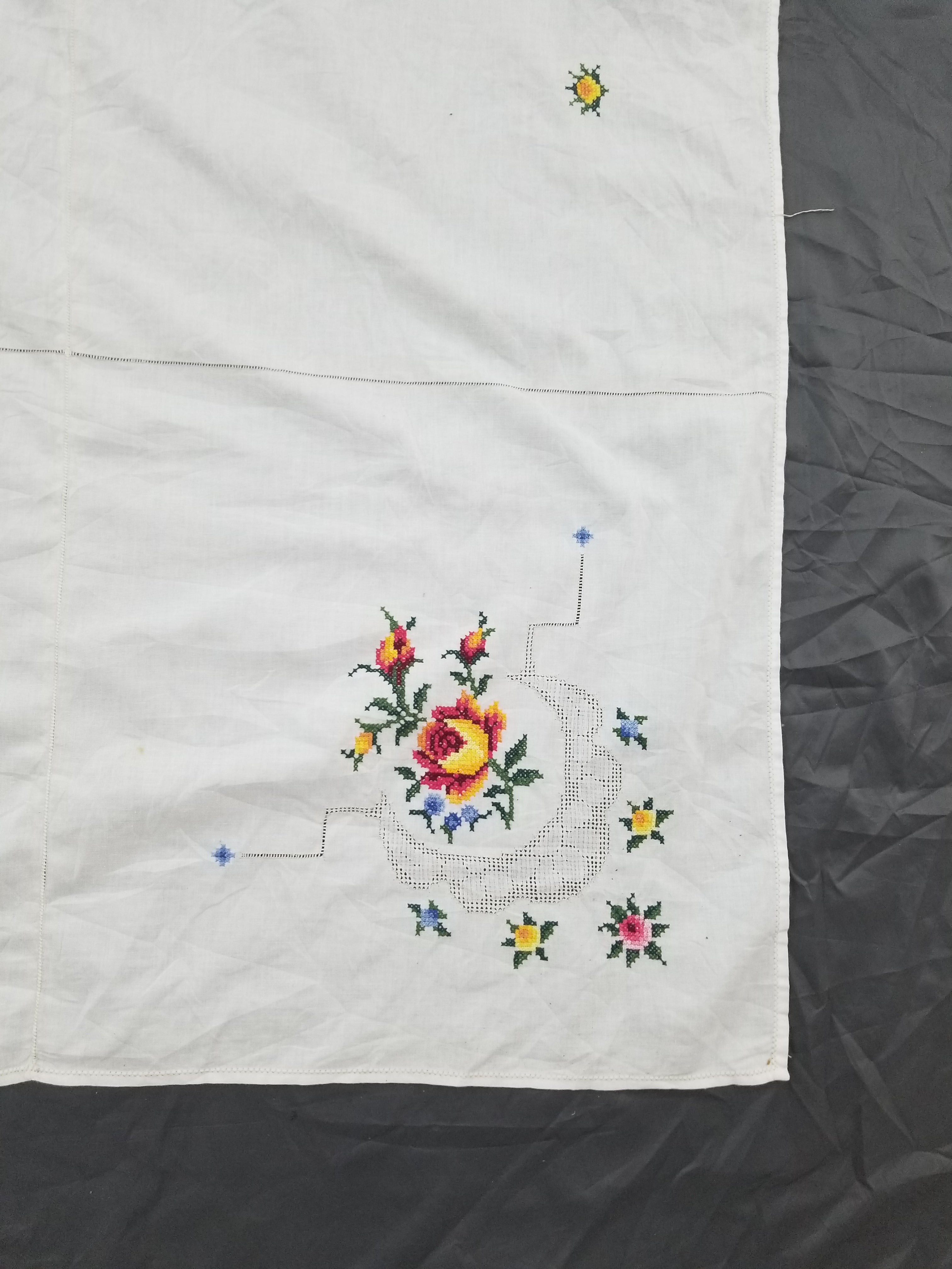 Vintage Beautiful Cross Stitch Hand Embroidered Floral Tablecloth 252x167cm