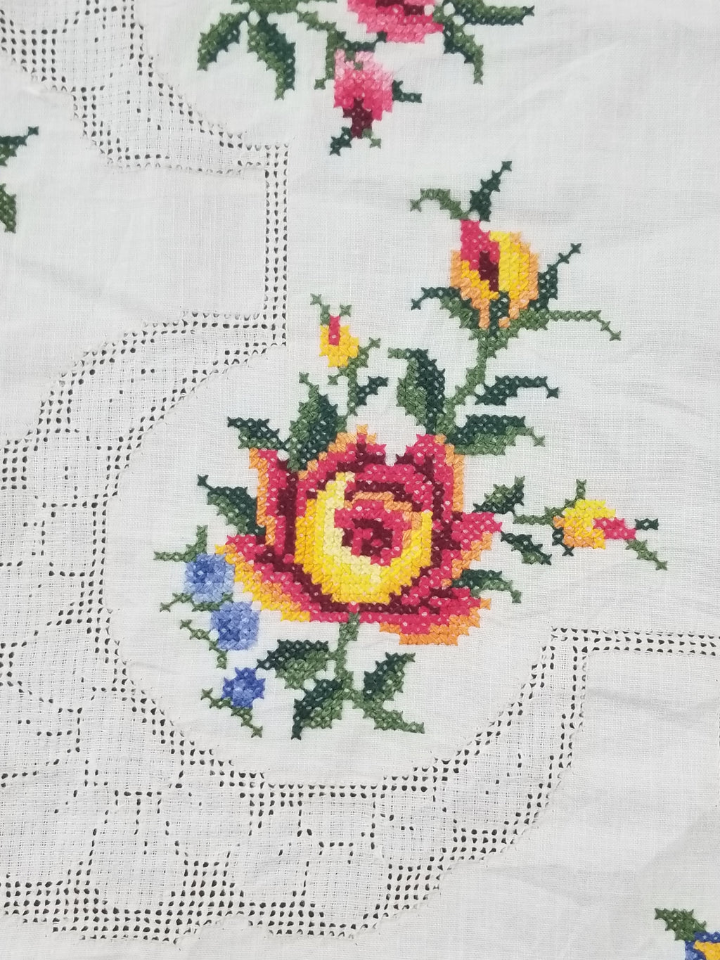 Vintage Beautiful Cross Stitch Hand Embroidered Floral Tablecloth 252x167cm