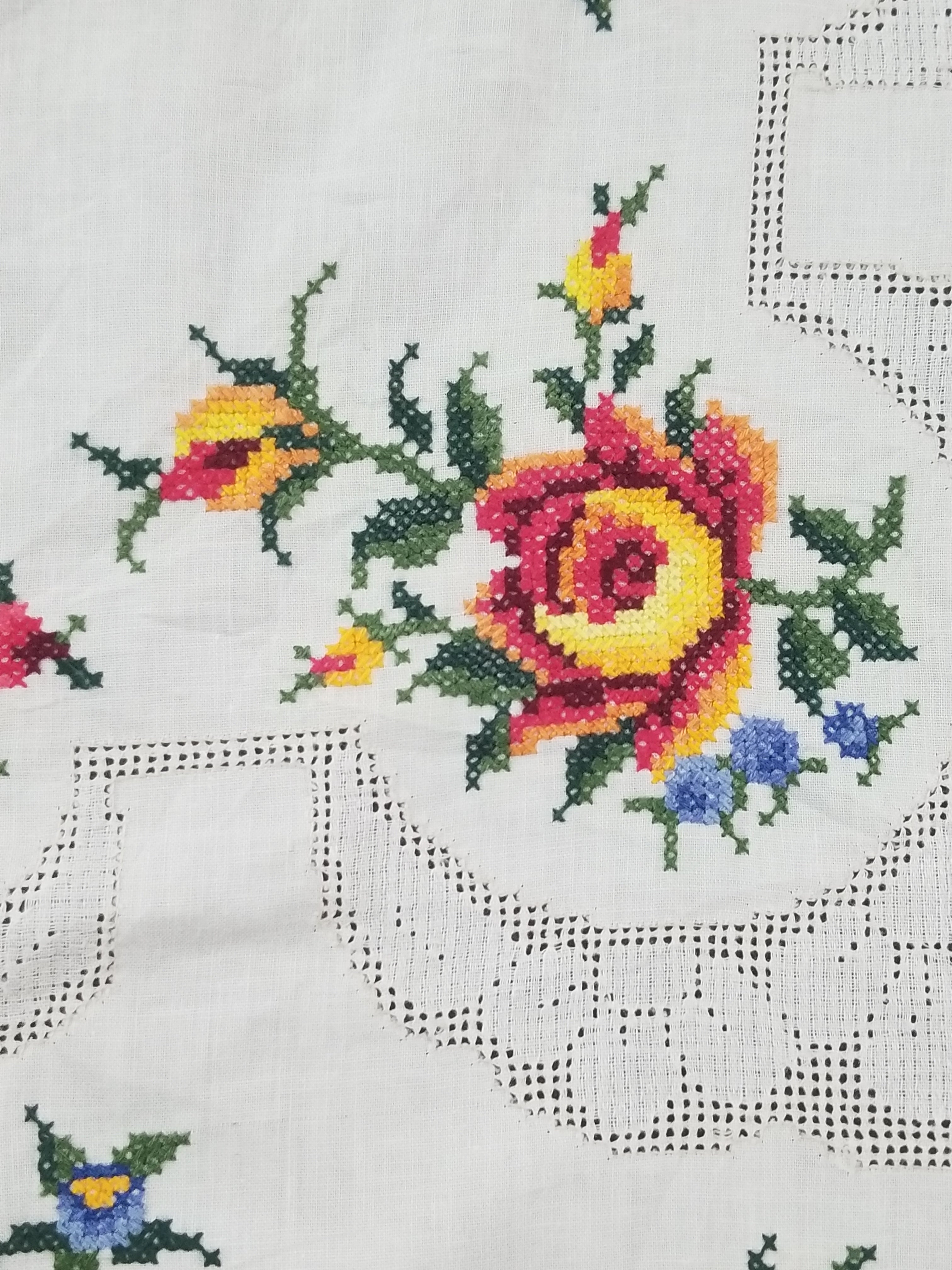 Vintage Beautiful Cross Stitch Hand Embroidered Floral Tablecloth 252x167cm