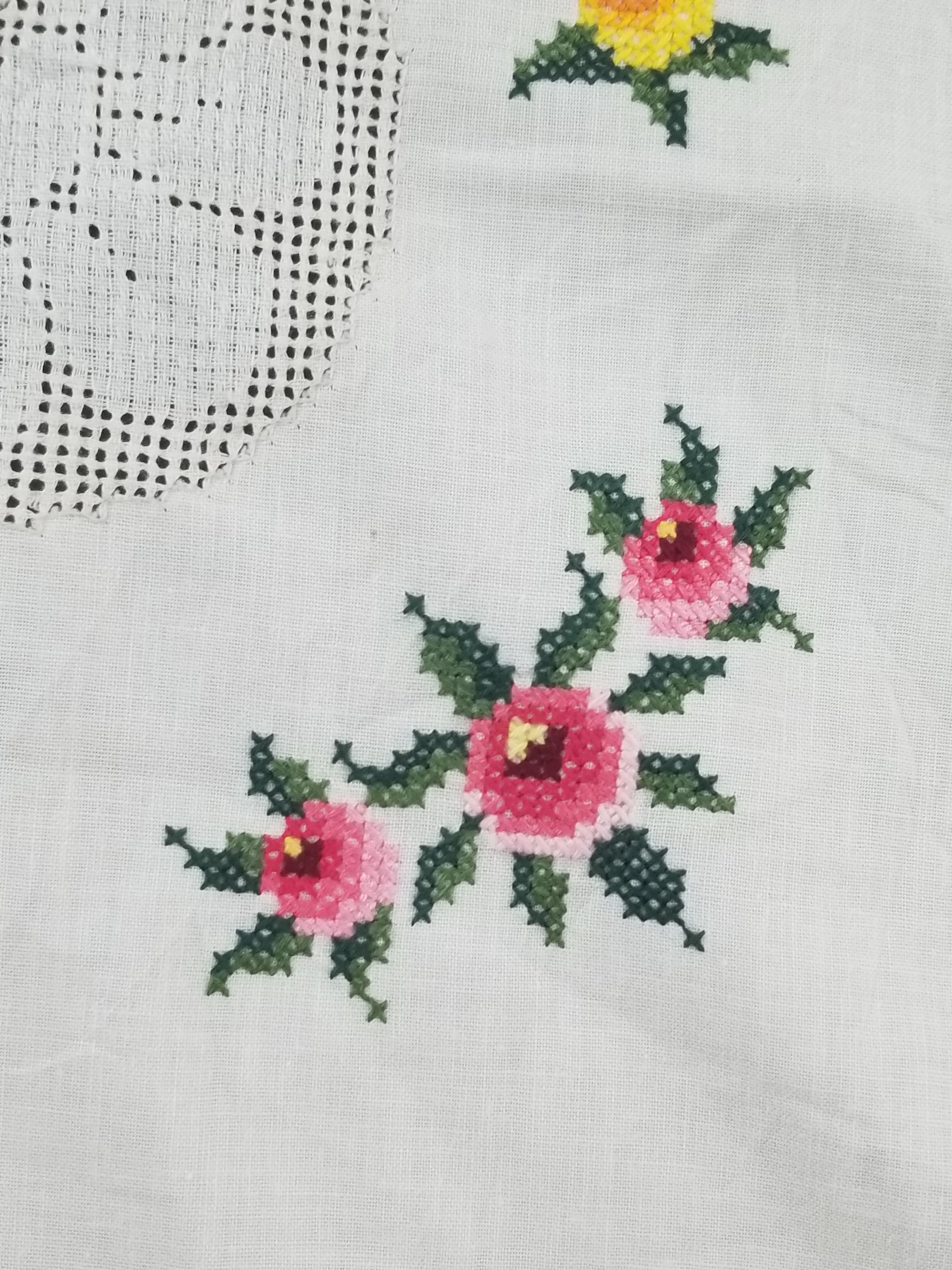 Vintage Beautiful Cross Stitch Hand Embroidered Floral Tablecloth 252x167cm