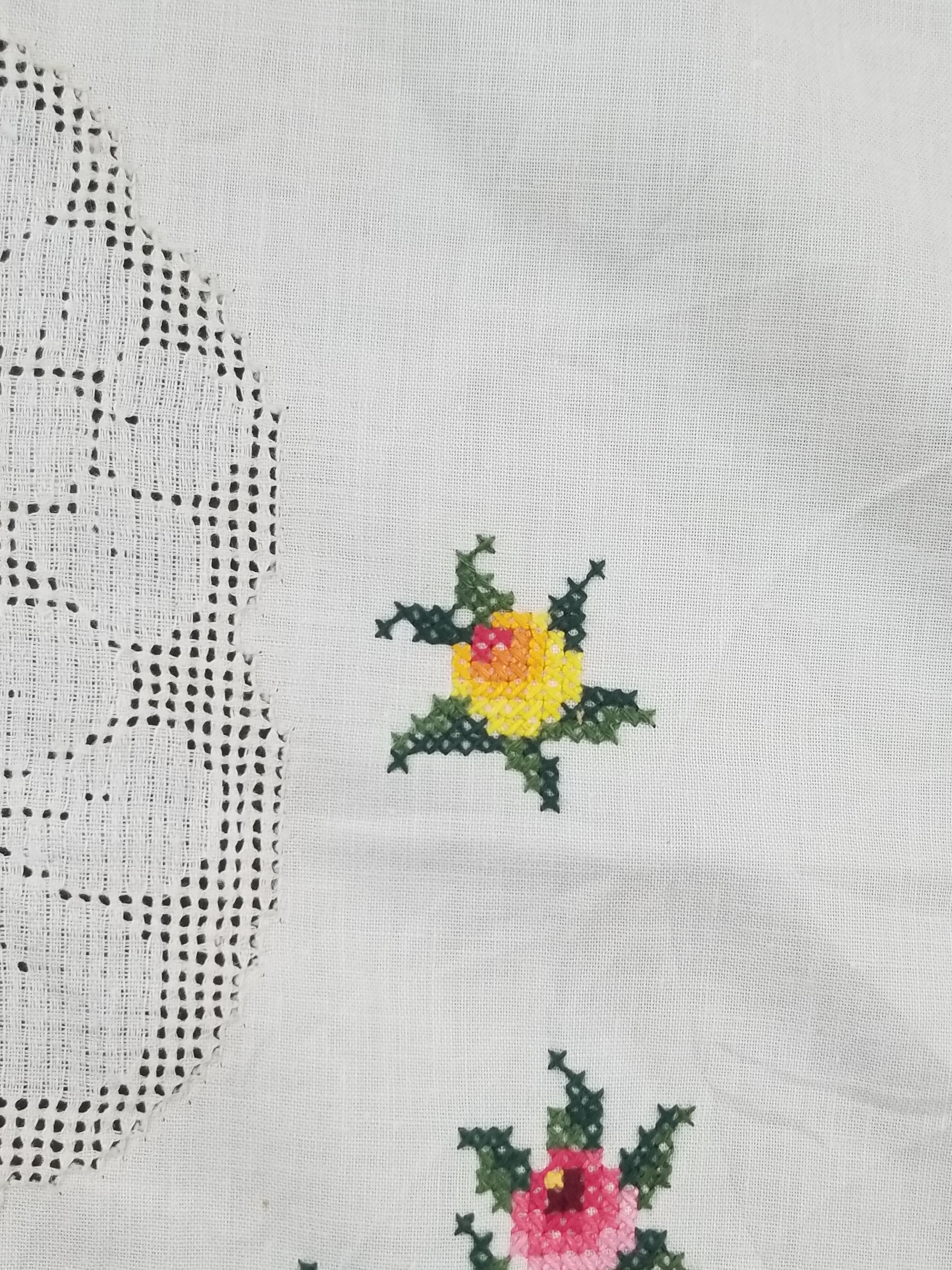 Vintage Beautiful Cross Stitch Hand Embroidered Floral Tablecloth 252x167cm