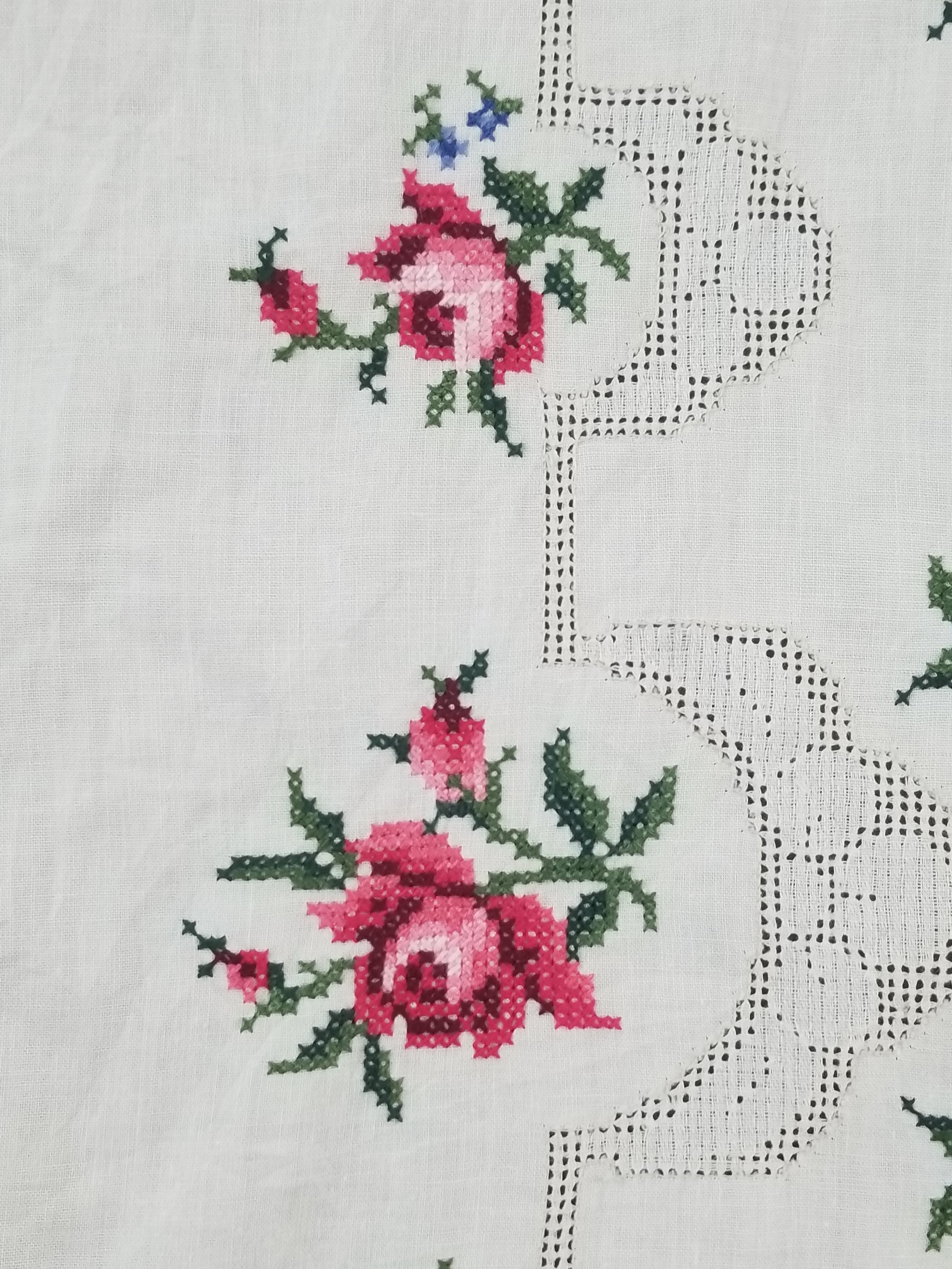 Vintage Beautiful Cross Stitch Hand Embroidered Floral Tablecloth 252x167cm