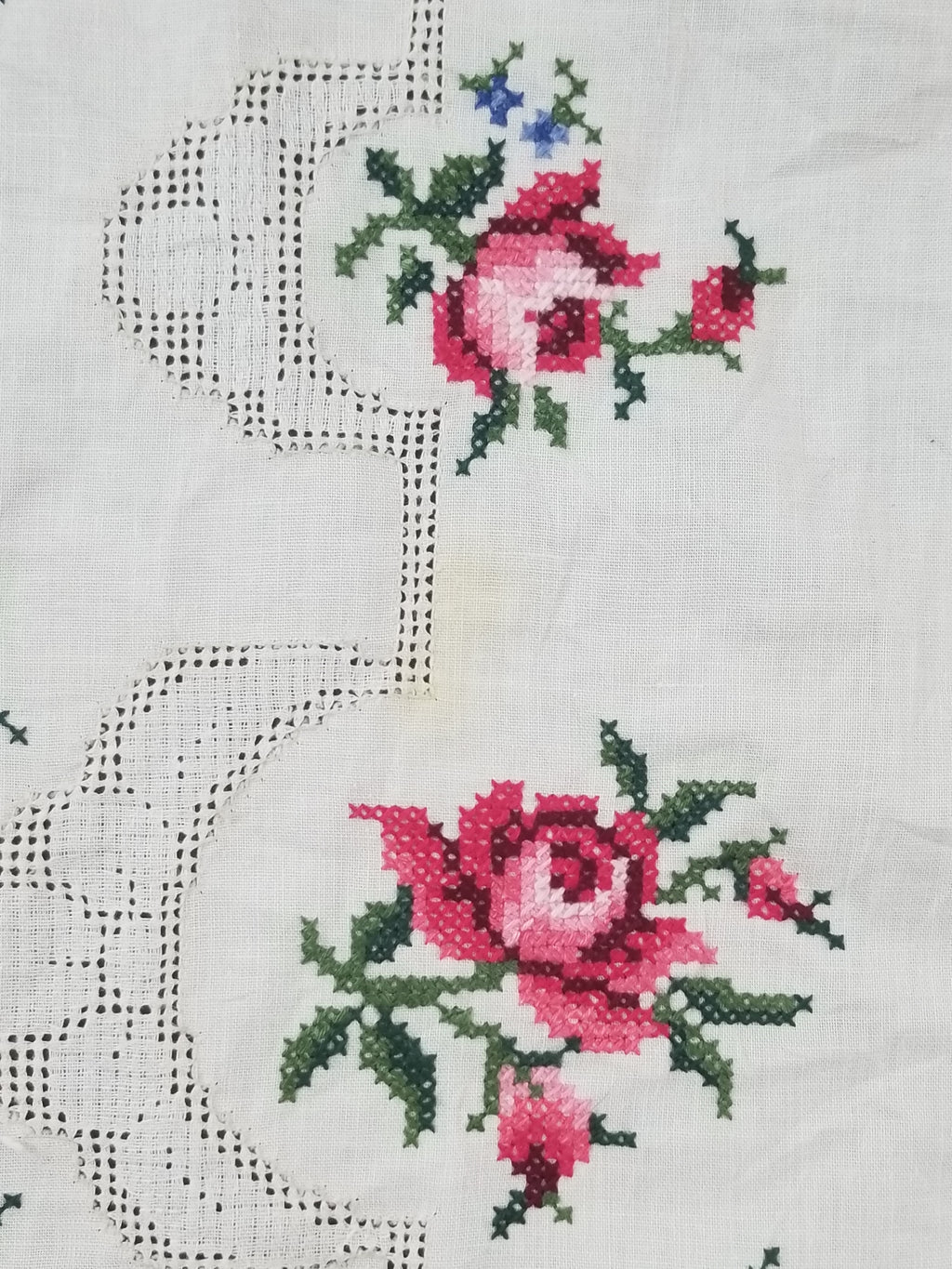 Vintage Beautiful Cross Stitch Hand Embroidered Floral Tablecloth 252x167cm