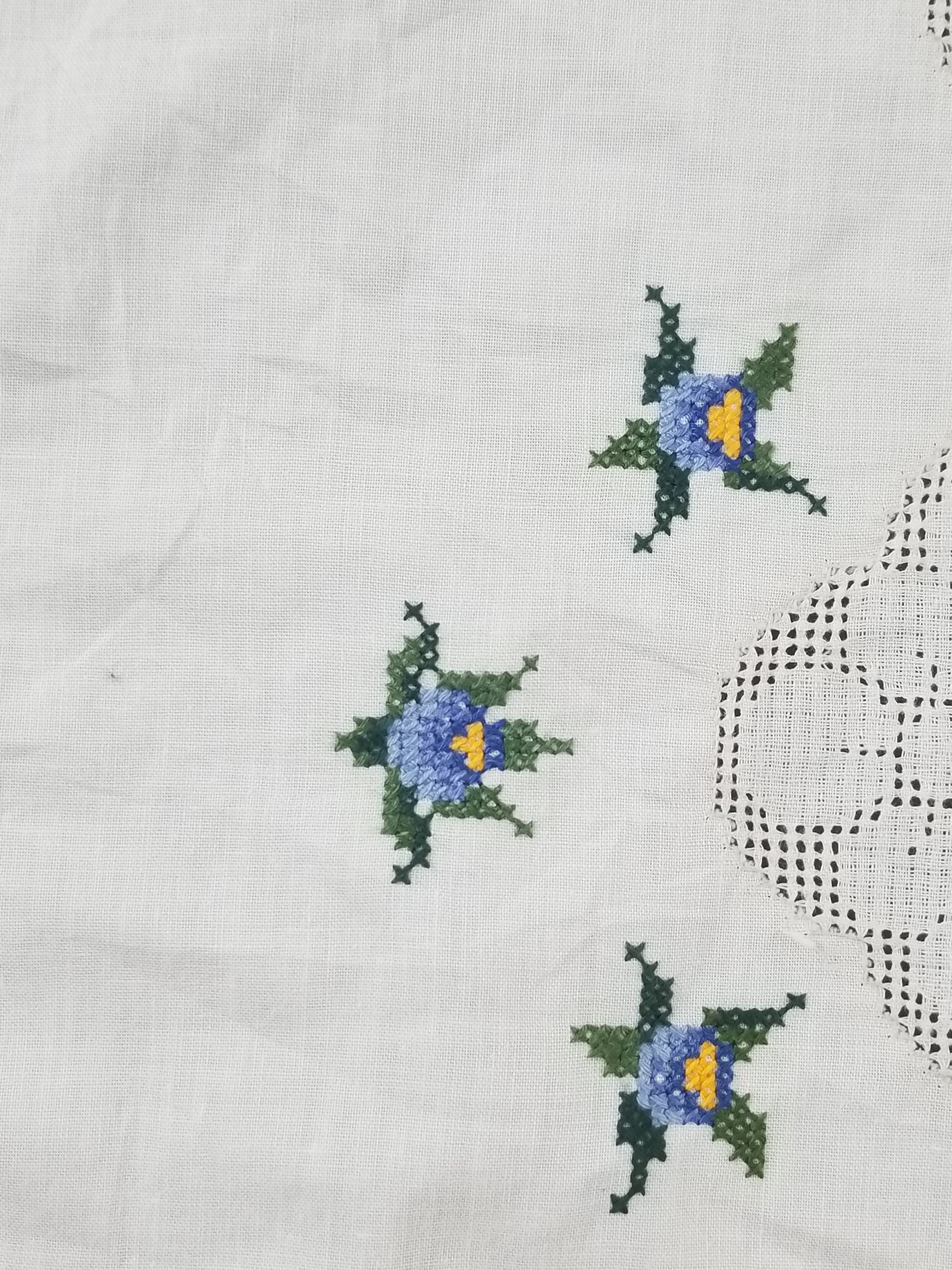 Vintage Beautiful Cross Stitch Hand Embroidered Floral Tablecloth 252x167cm