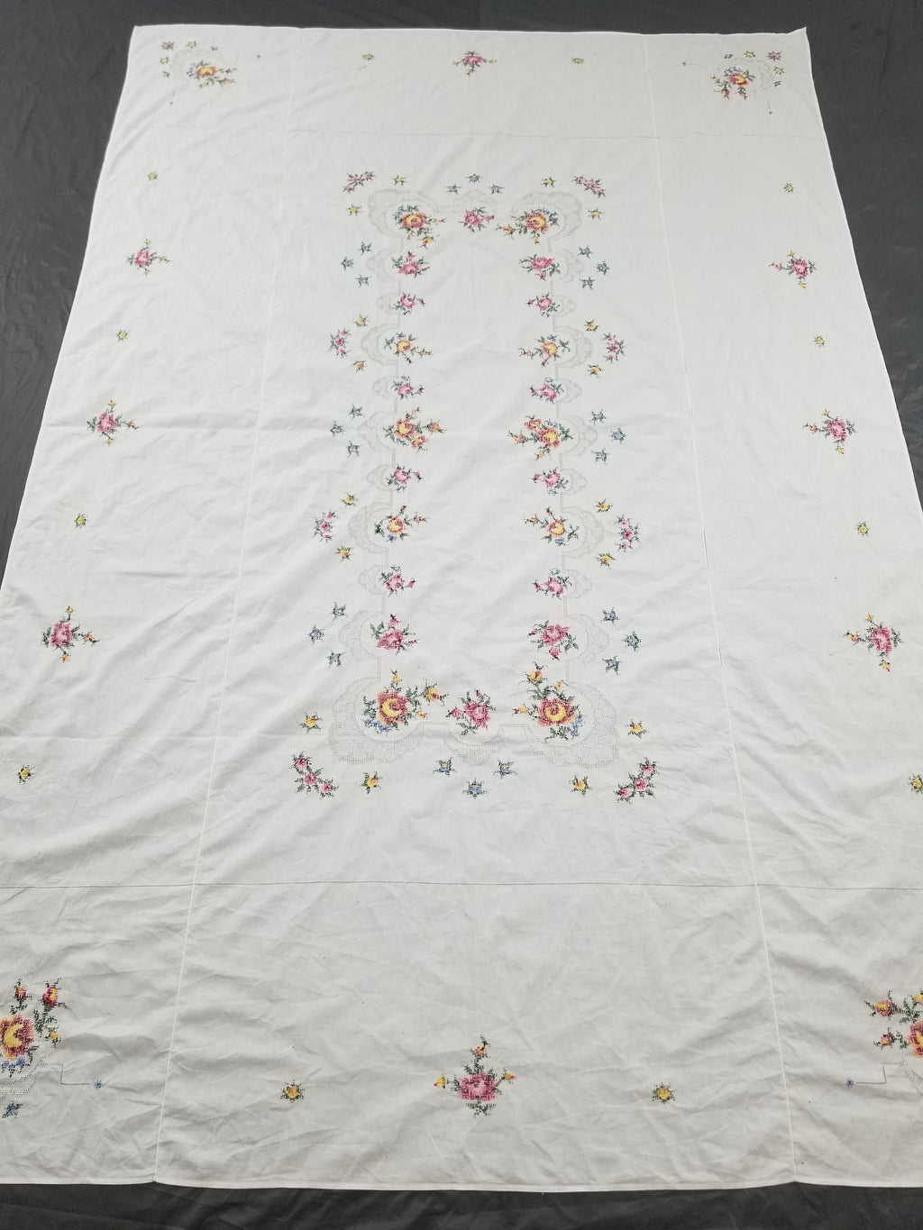 Vintage Beautiful Cross Stitch Hand Embroidered Floral Tablecloth 252x167cm