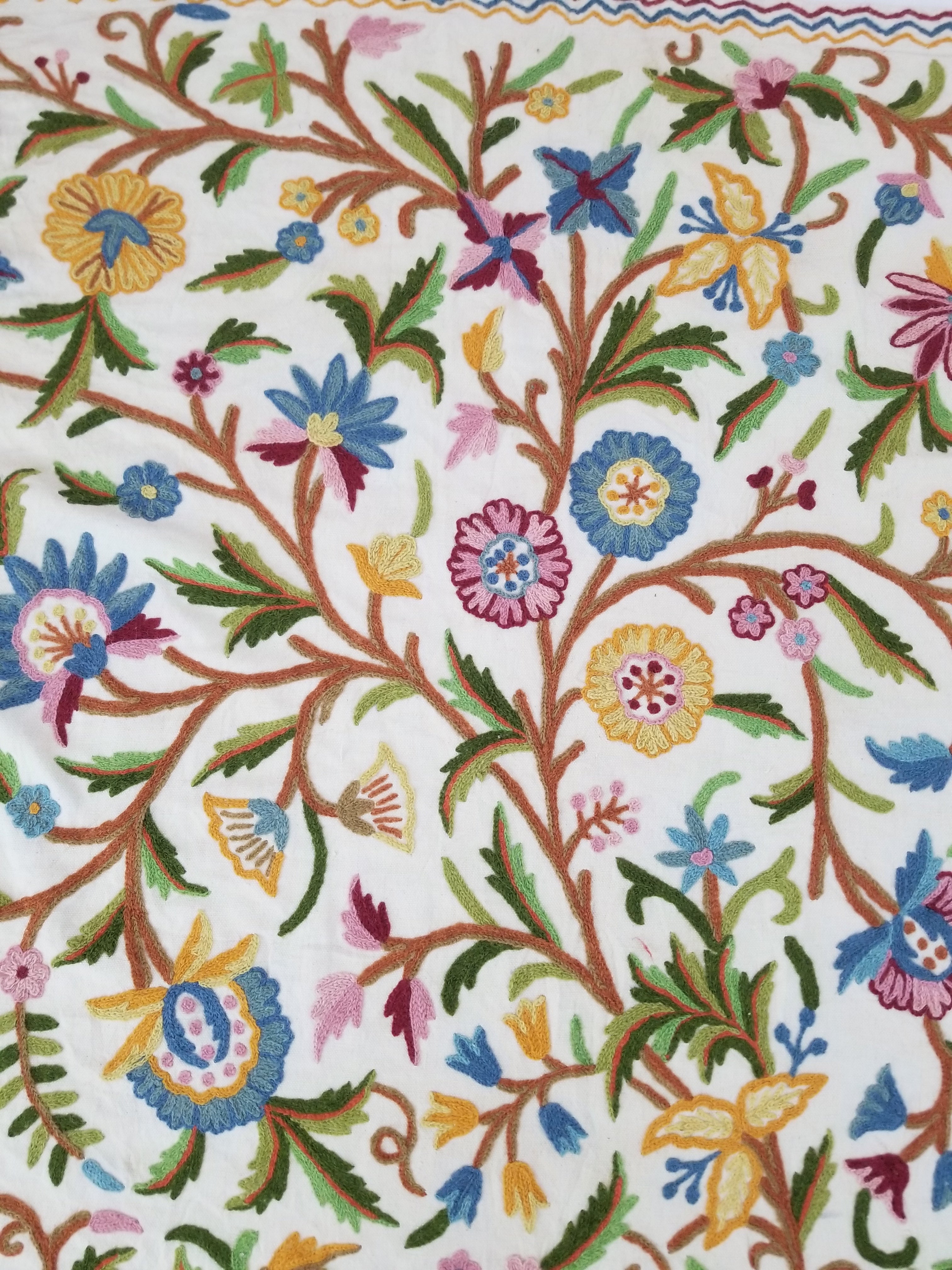 Vintage Indian Kashmiri Crewel Work Hand Embroidered Floral Bedspread 293x268cm