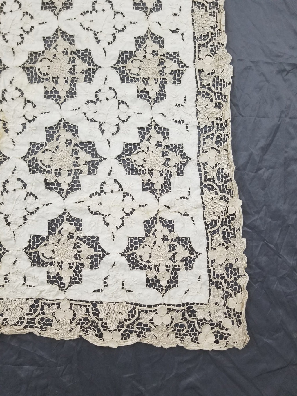 Vintage Point De Venise Needle Lace Madeira Embroidered Floral Tablecloth 260x220cm