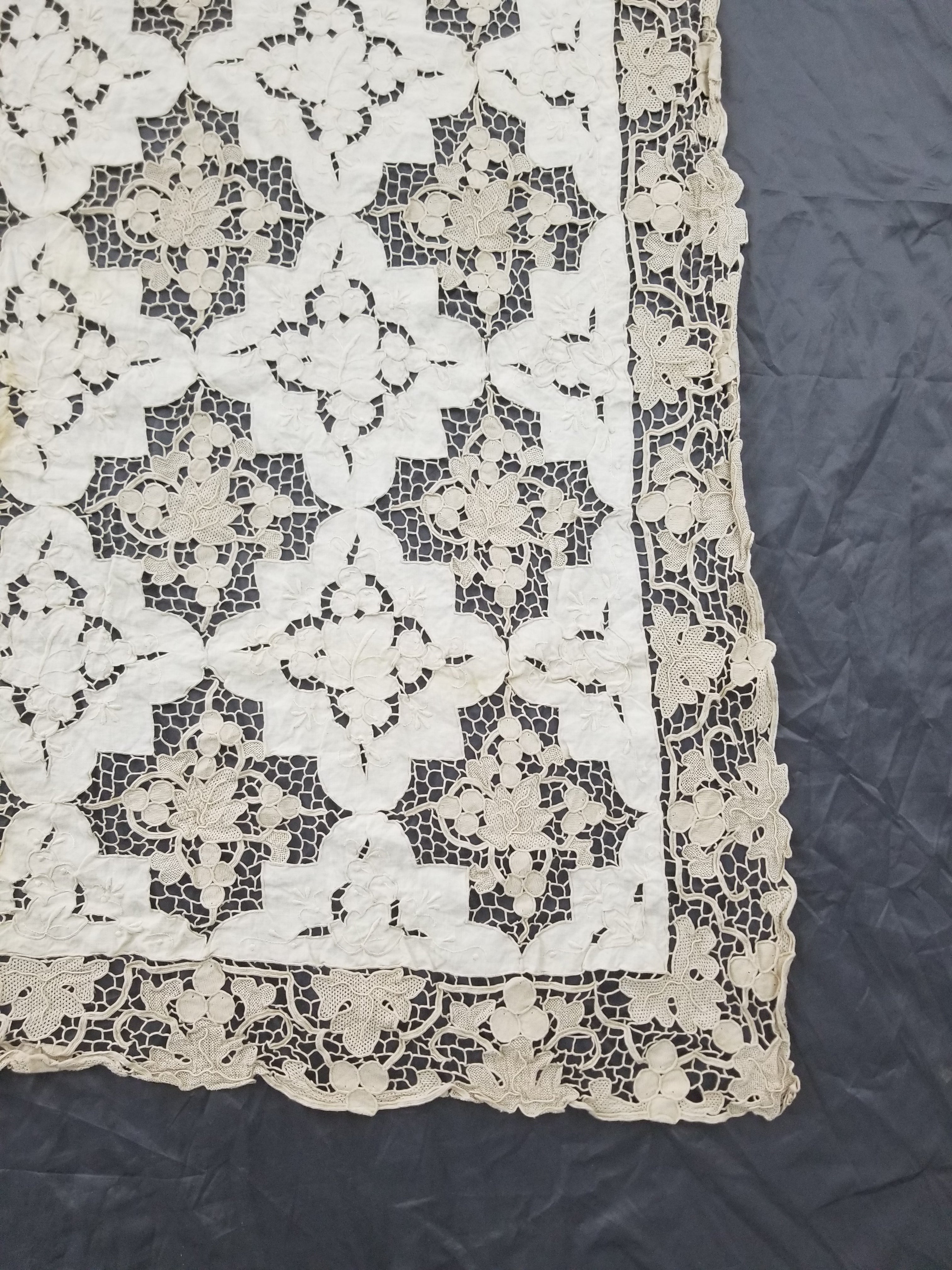 Vintage Point De Venise Needle Lace Madeira Embroidered Floral Tablecloth 260x220cm