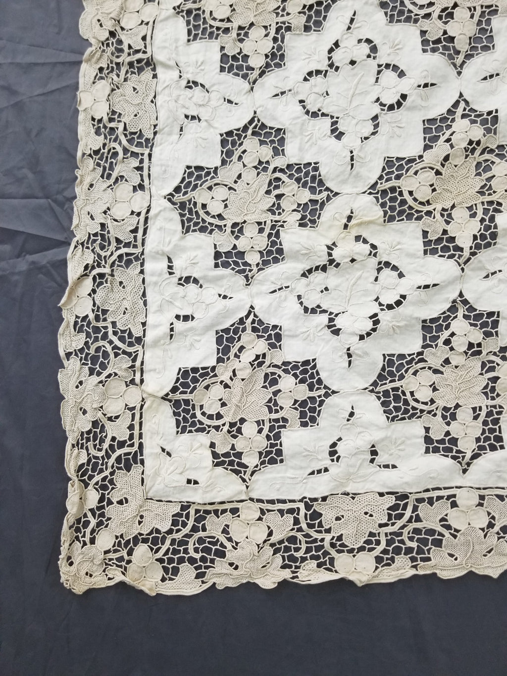 Vintage Point De Venise Needle Lace Madeira Embroidered Floral Tablecloth 260x220cm