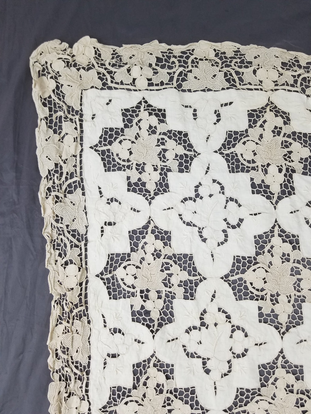 Vintage Point De Venise Needle Lace Madeira Embroidered Floral Tablecloth 260x220cm