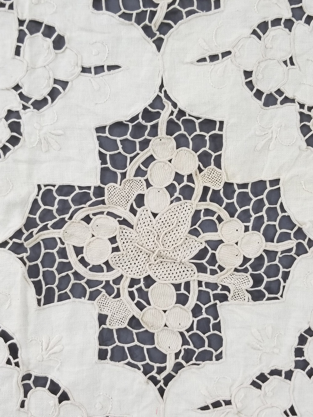 Vintage Point De Venise Needle Lace Madeira Embroidered Floral Tablecloth 260x220cm