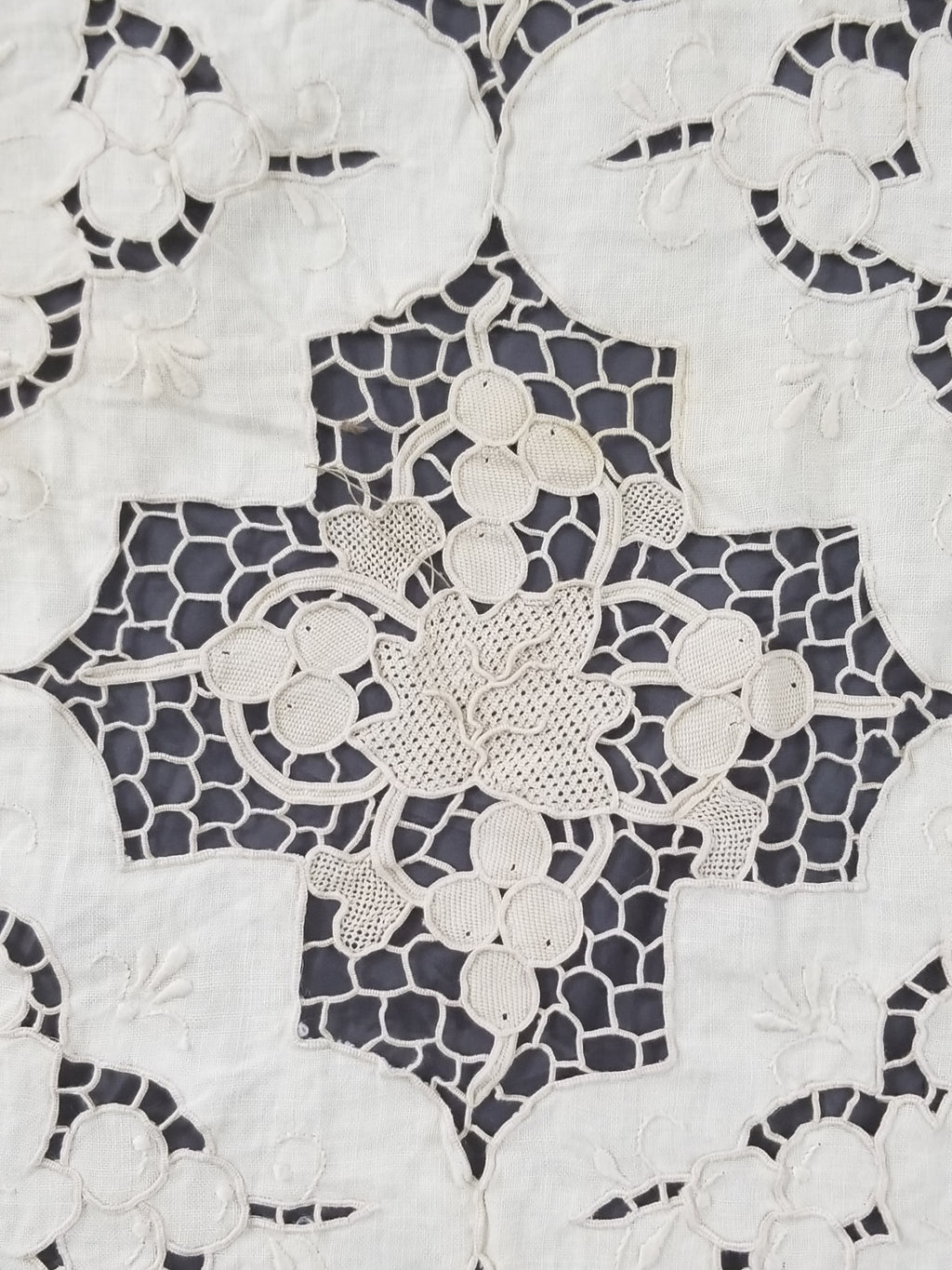 Vintage Point De Venise Needle Lace Madeira Embroidered Floral Tablecloth 260x220cm