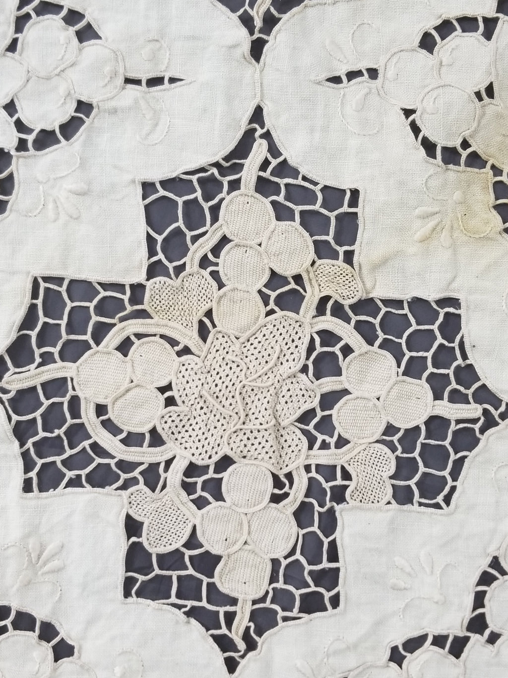 Vintage Point De Venise Needle Lace Madeira Embroidered Floral Tablecloth 260x220cm