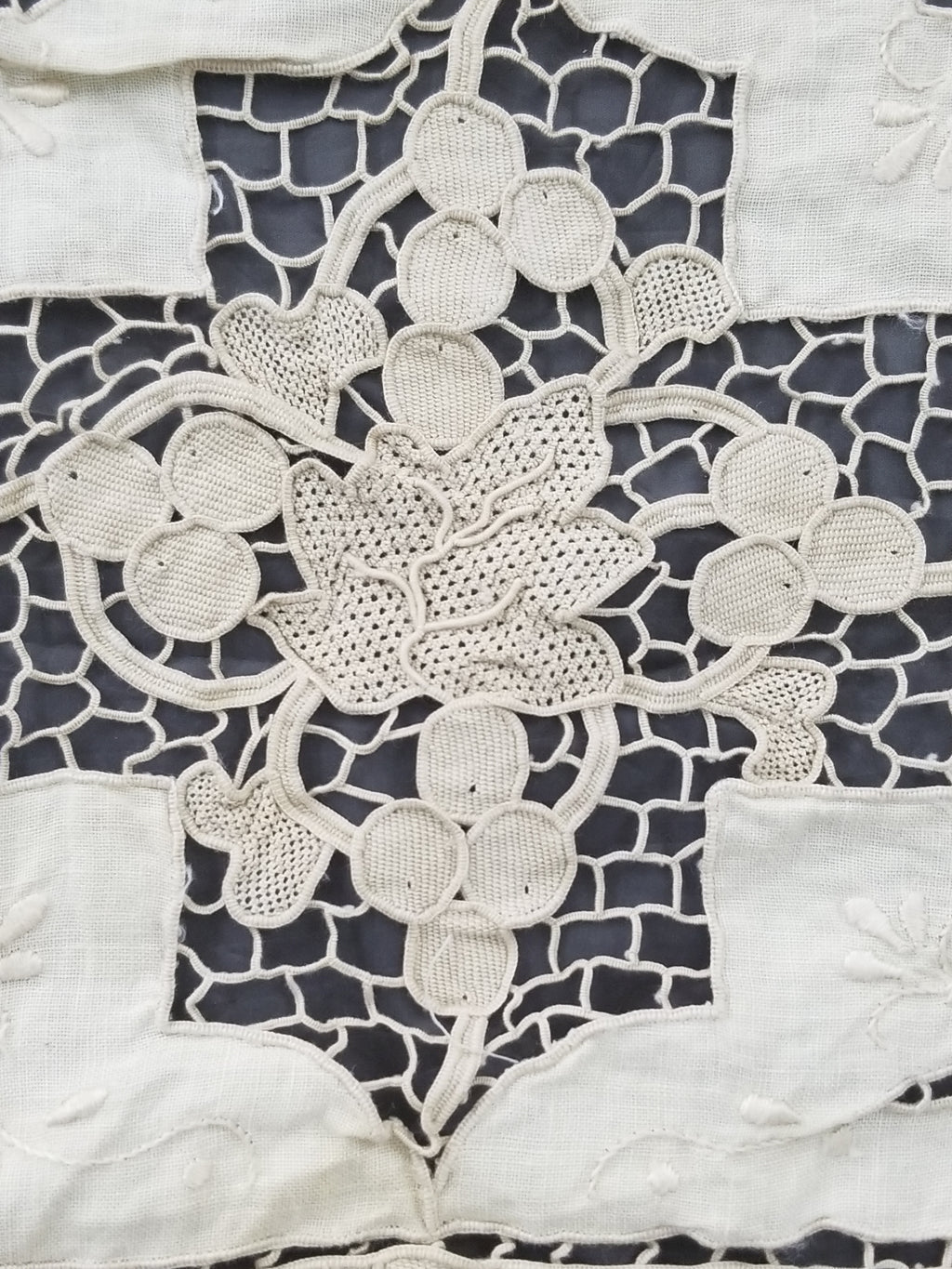 Vintage Point De Venise Needle Lace Madeira Embroidered Floral Tablecloth 260x220cm
