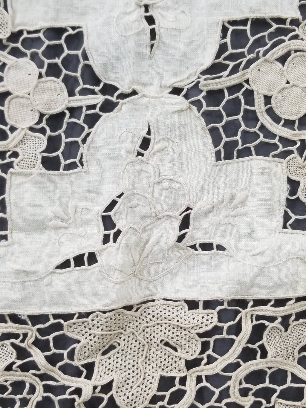 Vintage Point De Venise Needle Lace Madeira Embroidered Floral Tablecloth 260x220cm