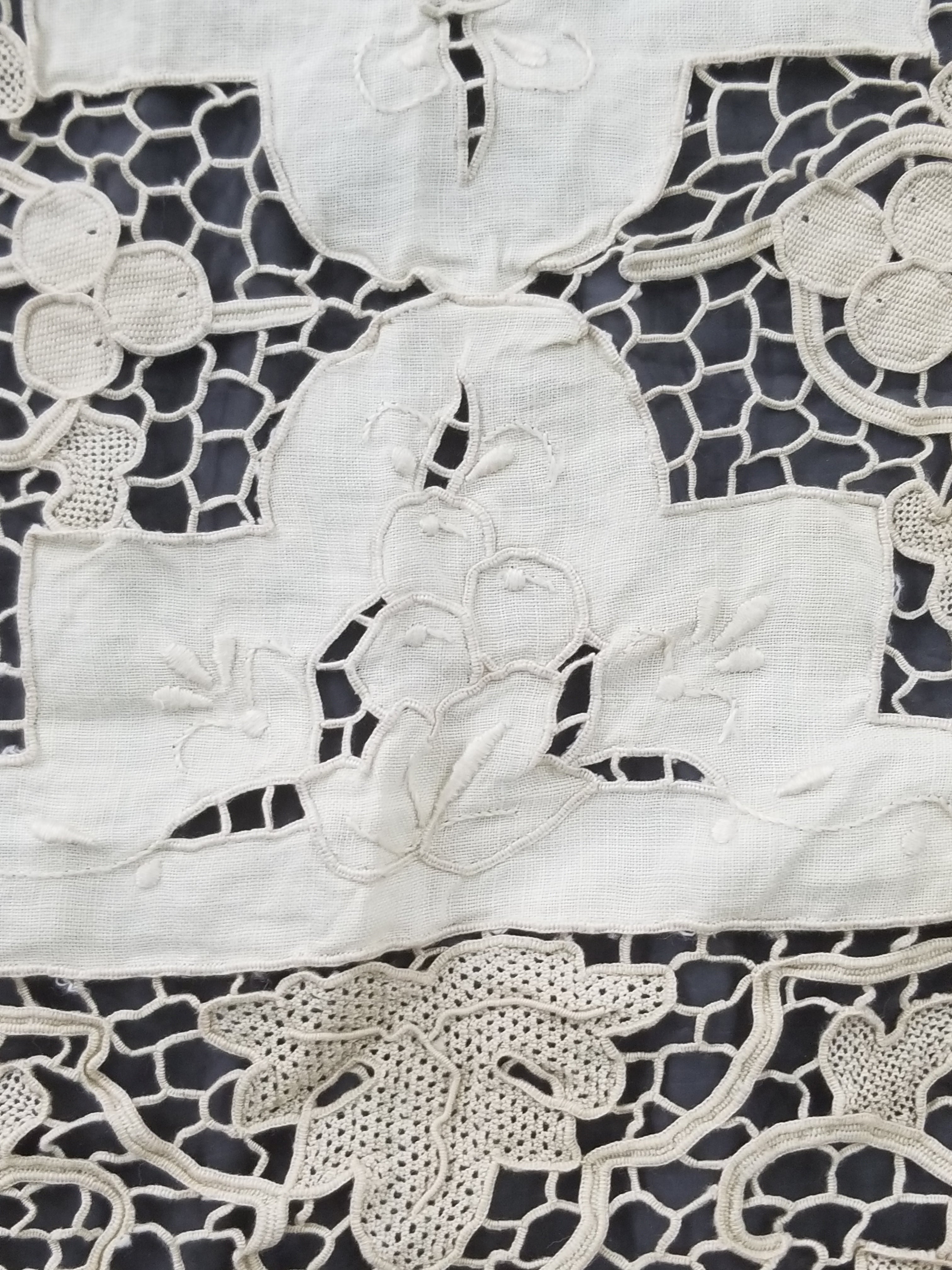 Vintage Point De Venise Needle Lace Madeira Embroidered Floral Tablecloth 260x220cm