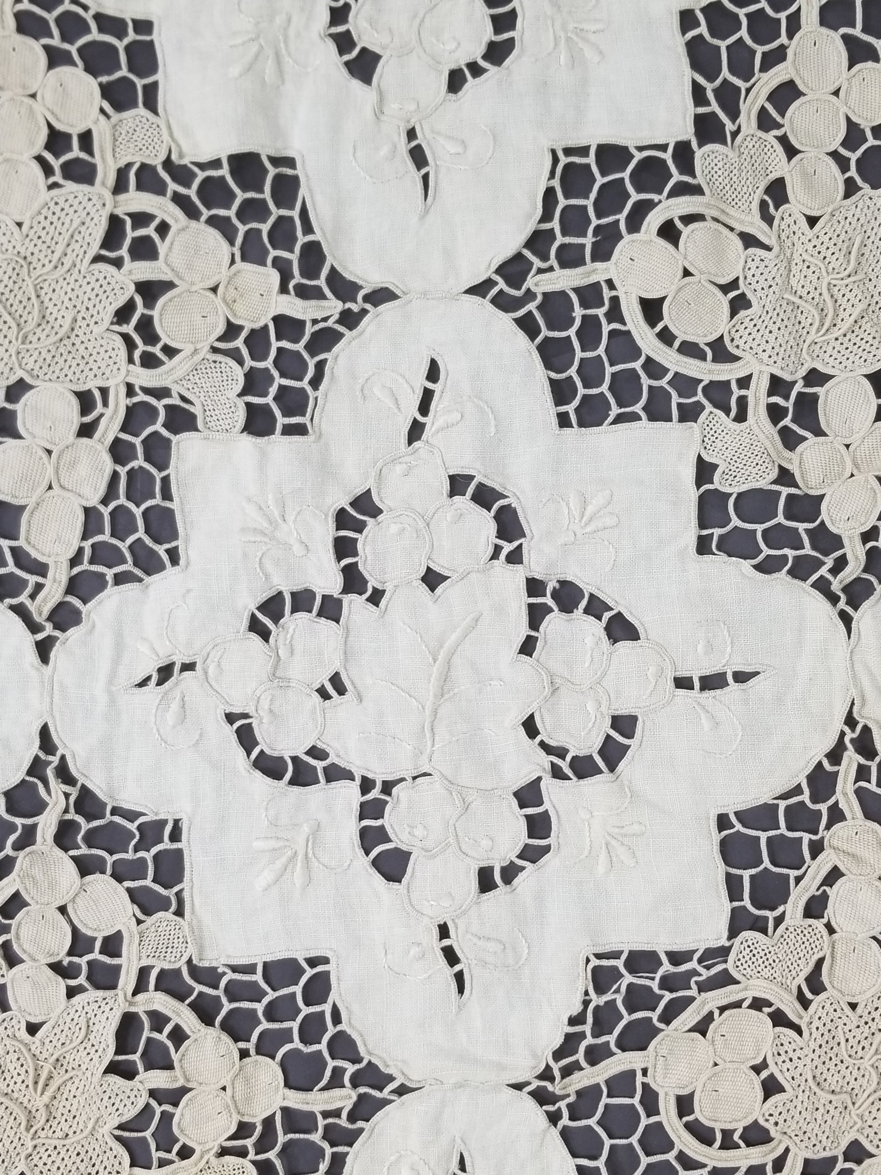 Vintage Point De Venise Needle Lace Madeira Embroidered Floral Tablecloth 260x220cm