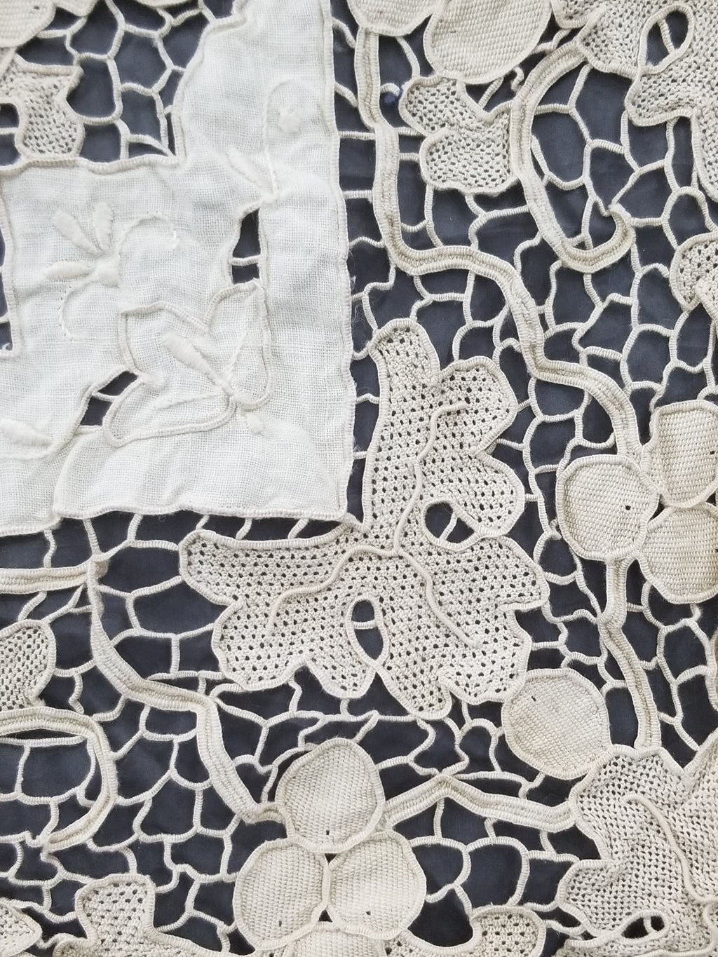 Vintage Point De Venise Needle Lace Madeira Embroidered Floral Tablecloth 260x220cm