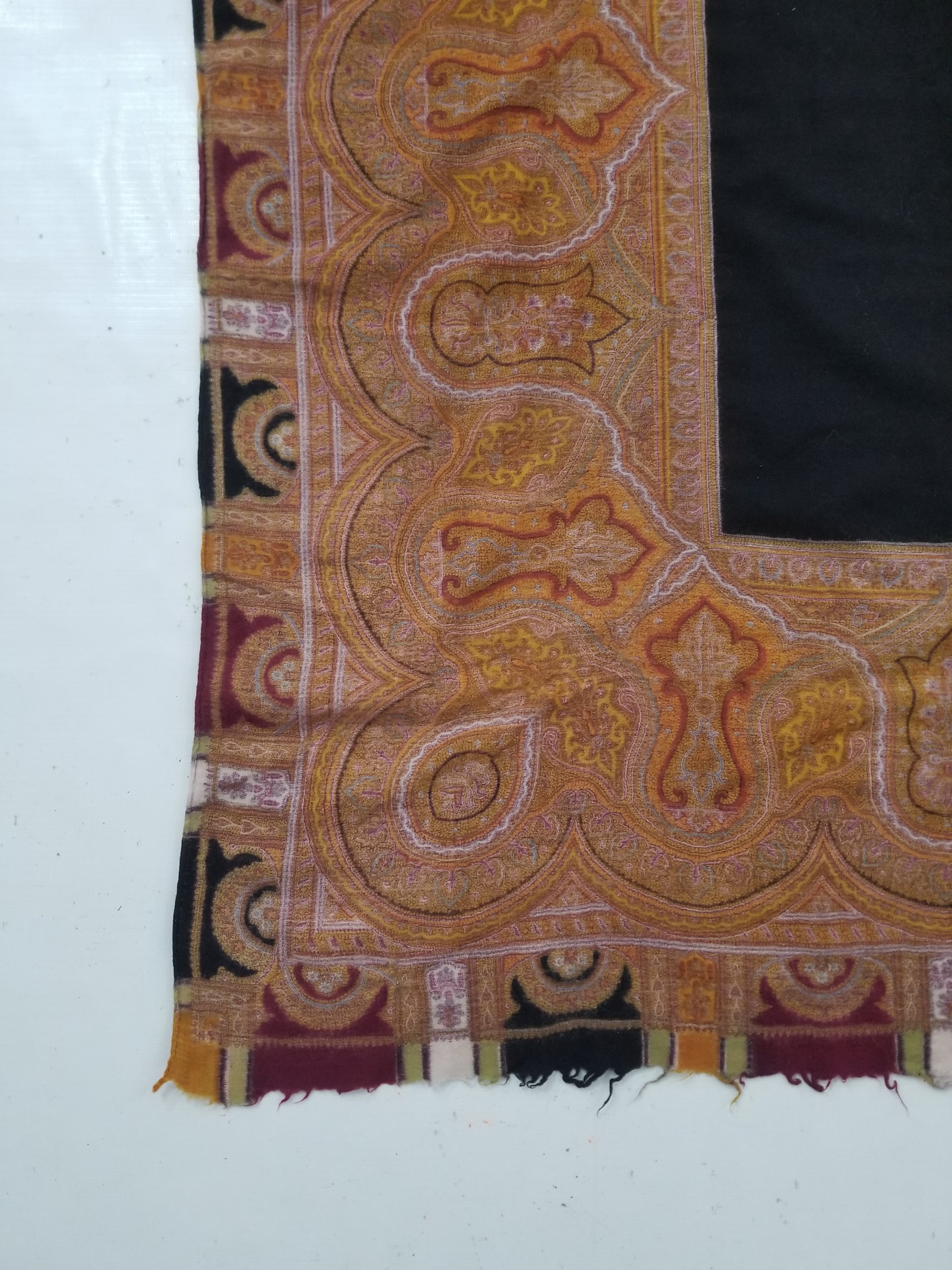 Antique 19thC Victorian Kashmiri Style Paisley Wool Shawl 275x148cm