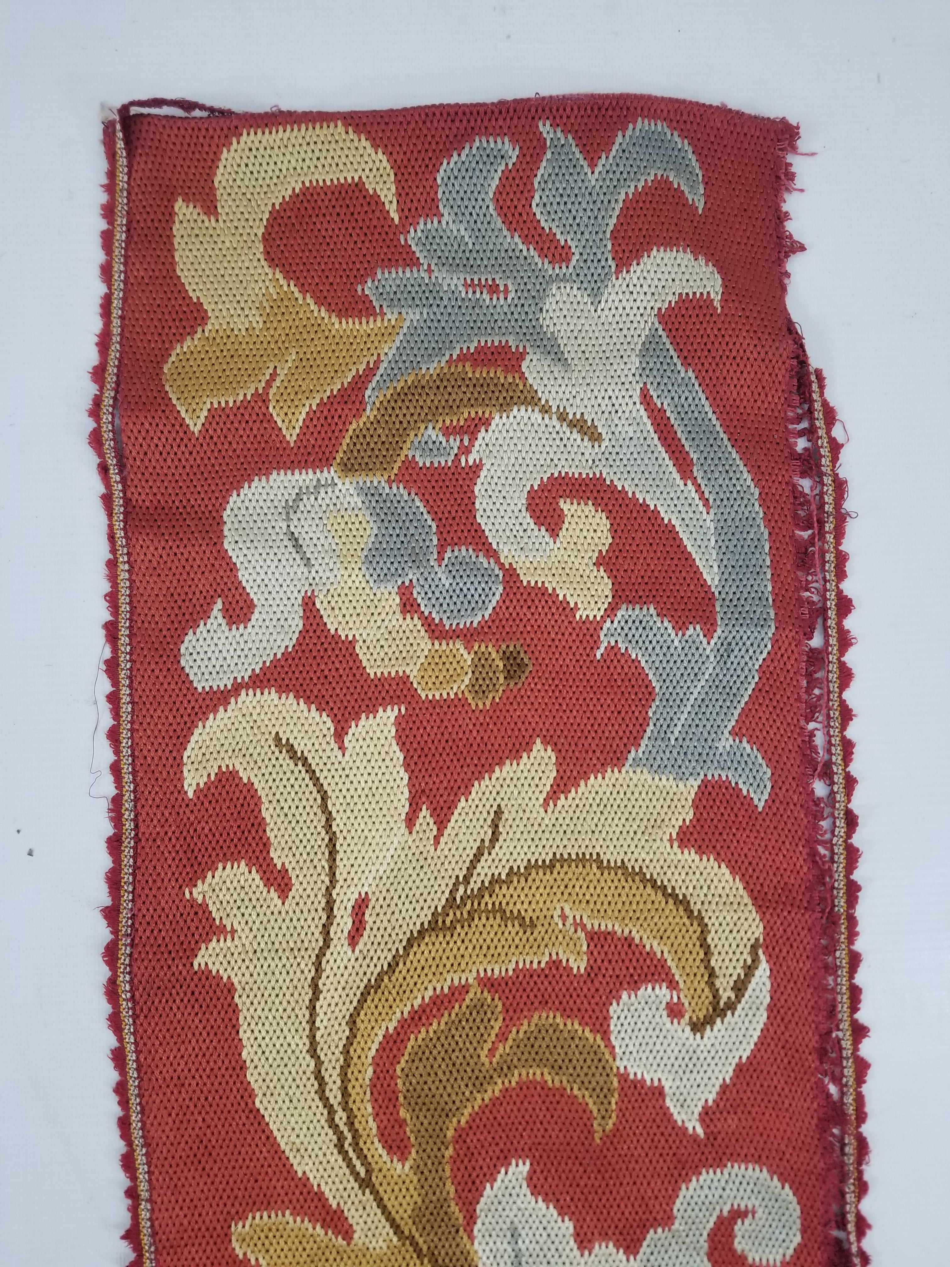 Antique French Handmade Foliate Scroll Pattern Tapestry Border 167x105cm