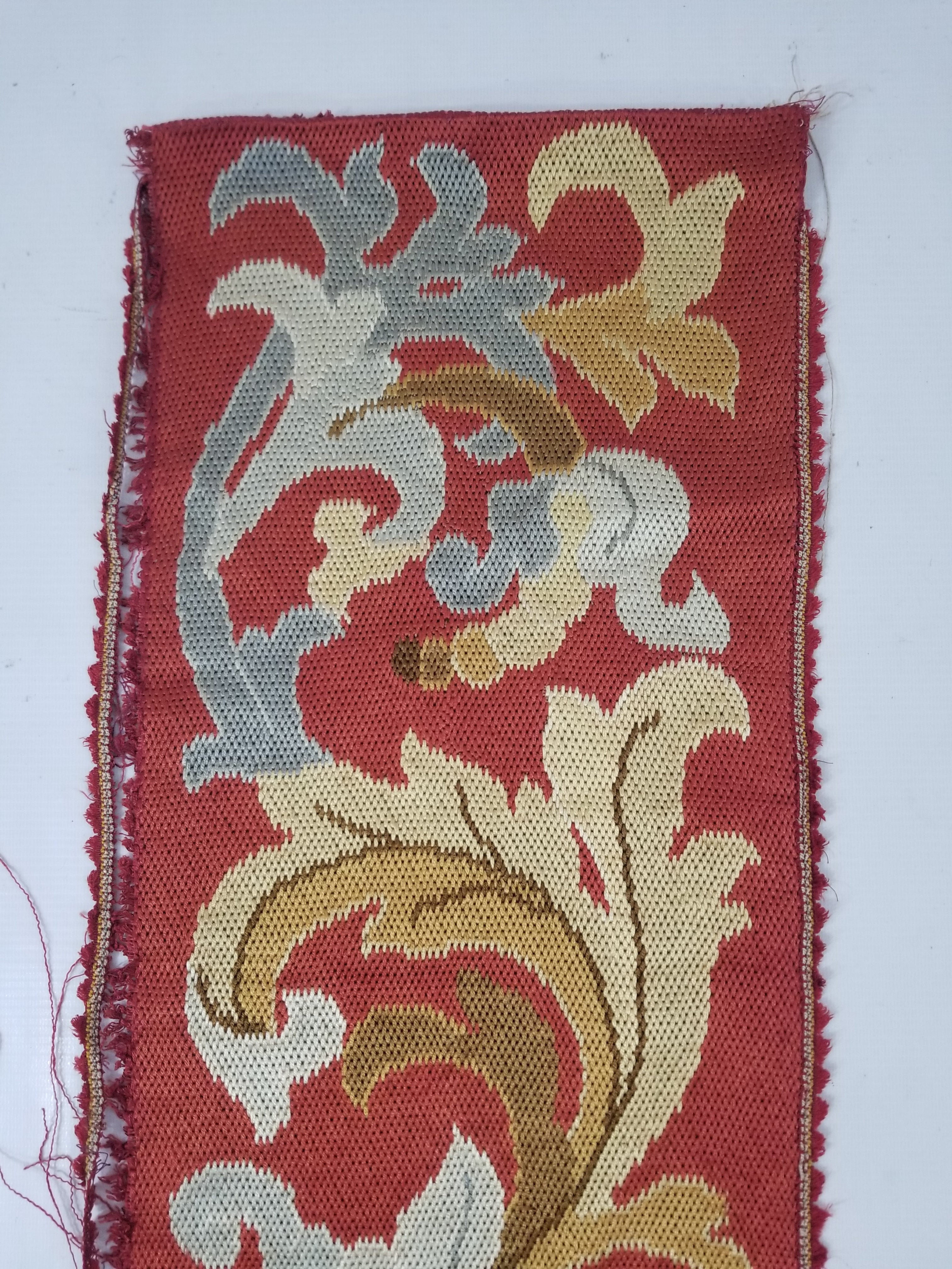 Antique French Handmade Foliate Scroll Pattern Tapestry Border 167x105cm