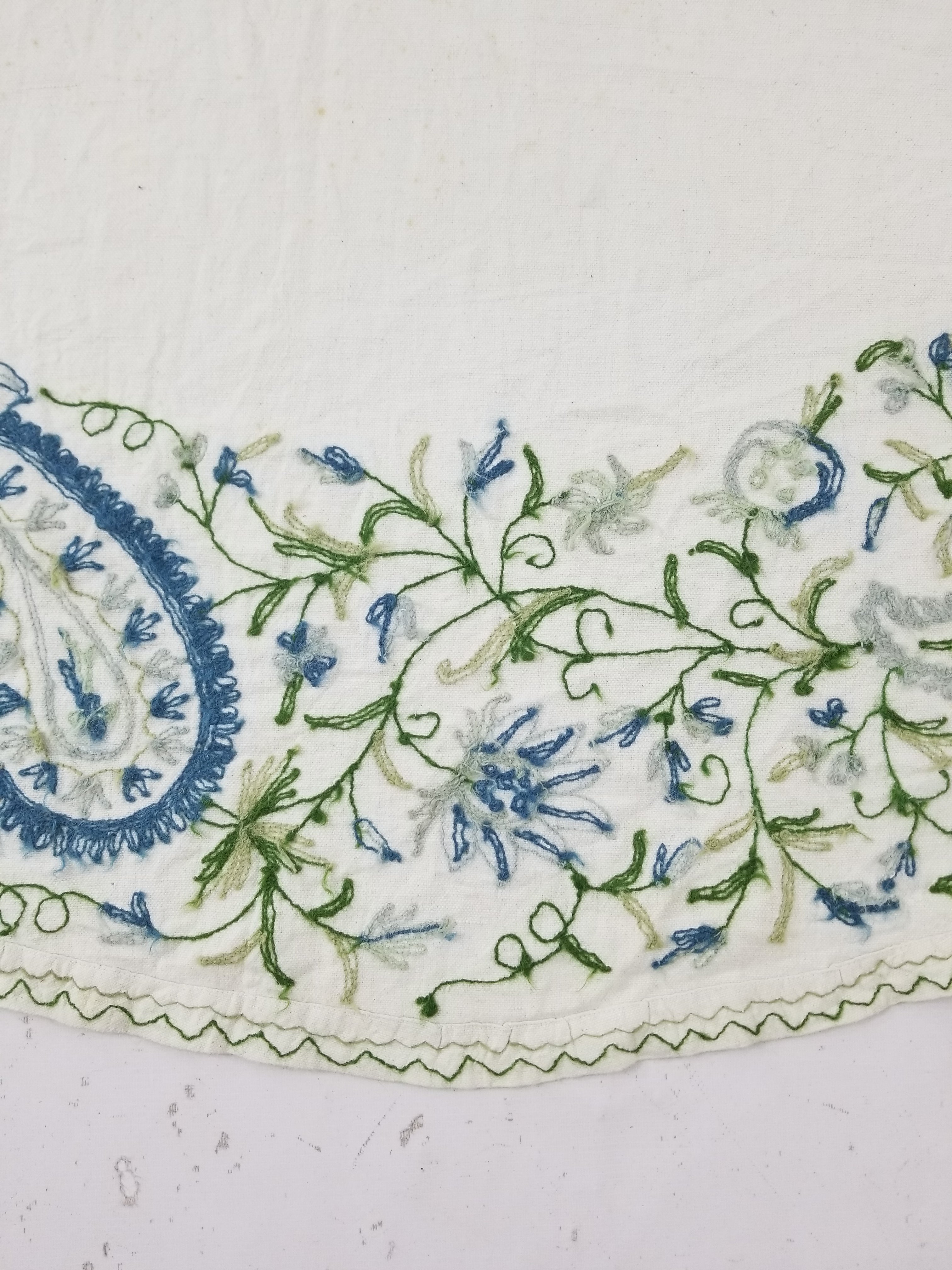 Vintage Traditional Kashmiri Wool Crewel Work Floral & Paisley Tablecloth 180x16