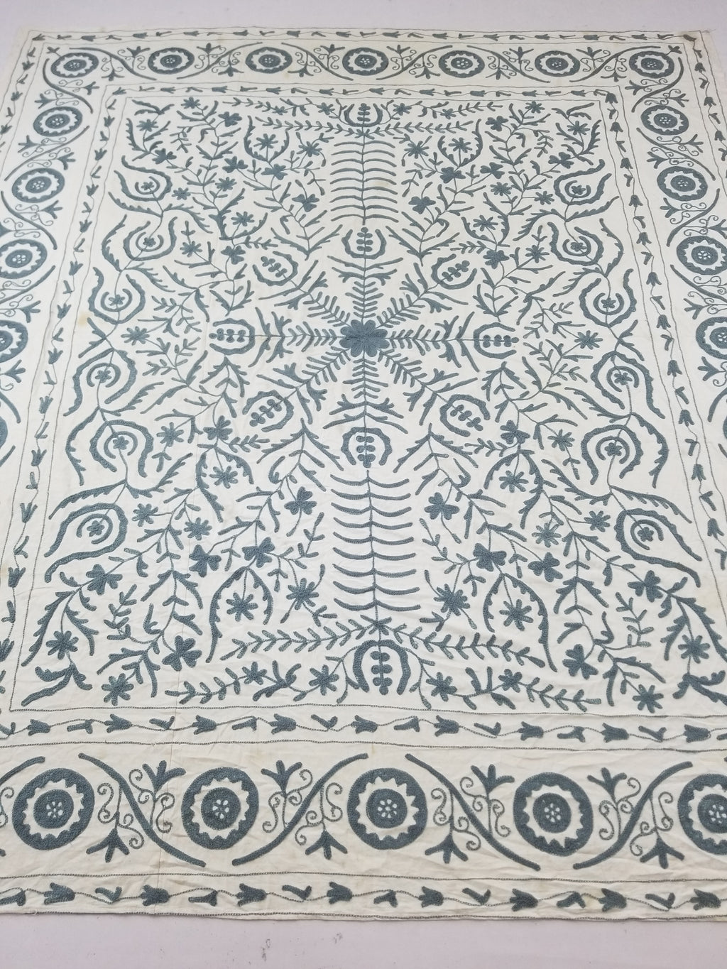 Vintage Kashmiri Wool Crewel Work Floral Tablecloth / Bedspread 260x230cm