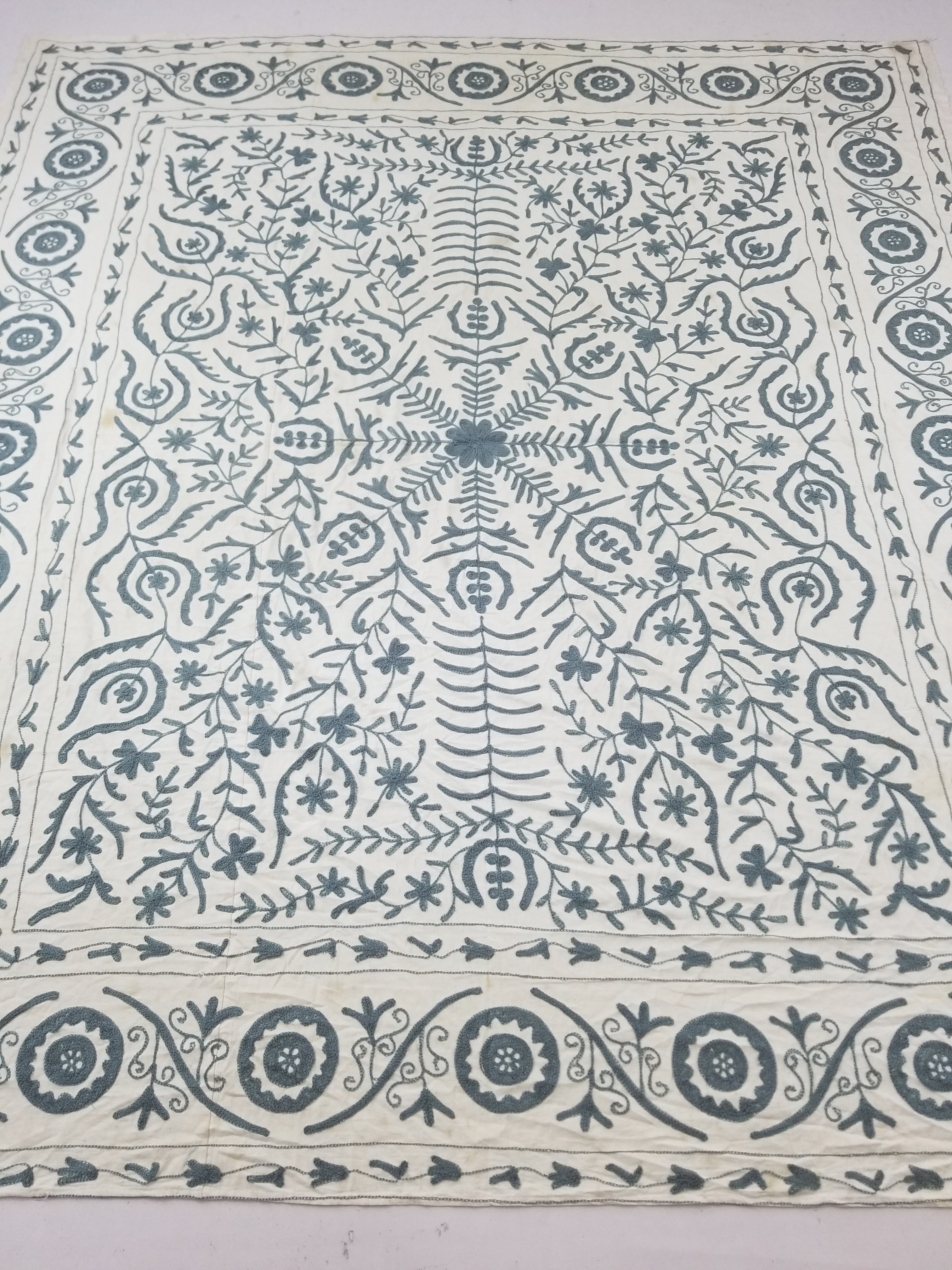 Vintage Kashmiri Wool Crewel Work Floral Tablecloth / Bedspread 260x230cm