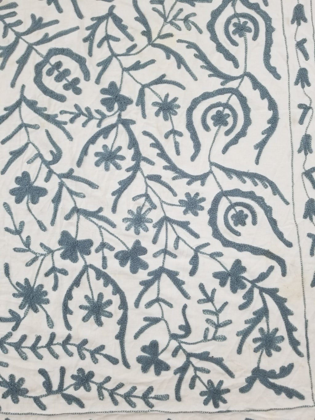 Vintage Kashmiri Wool Crewel Work Floral Tablecloth / Bedspread 260x230cm