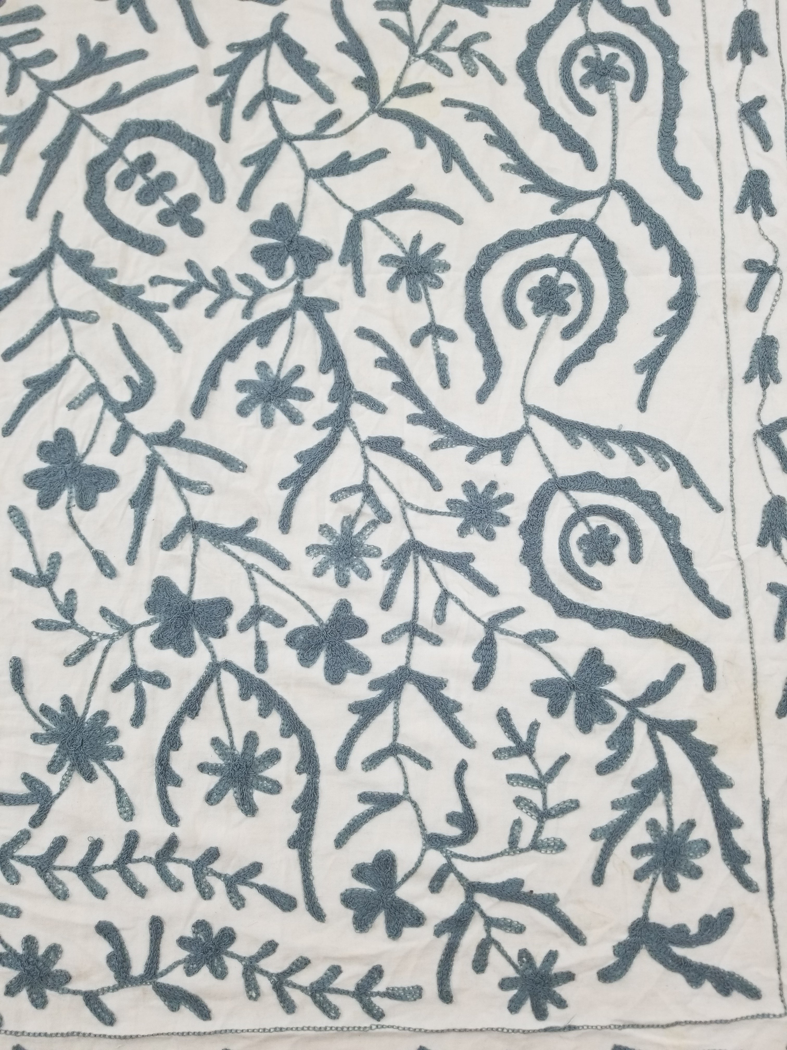 Vintage Kashmiri Wool Crewel Work Floral Tablecloth / Bedspread 260x230cm