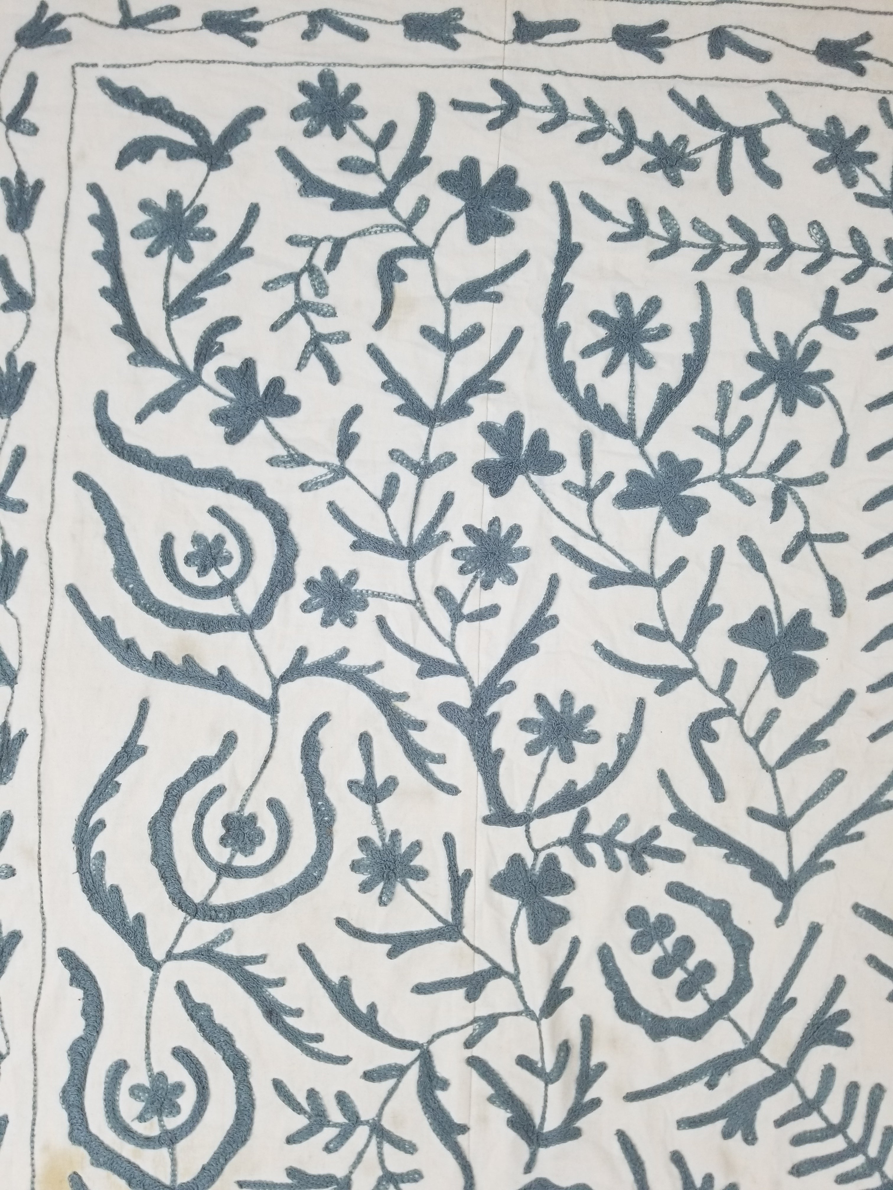 Vintage Kashmiri Wool Crewel Work Floral Tablecloth / Bedspread 260x230cm